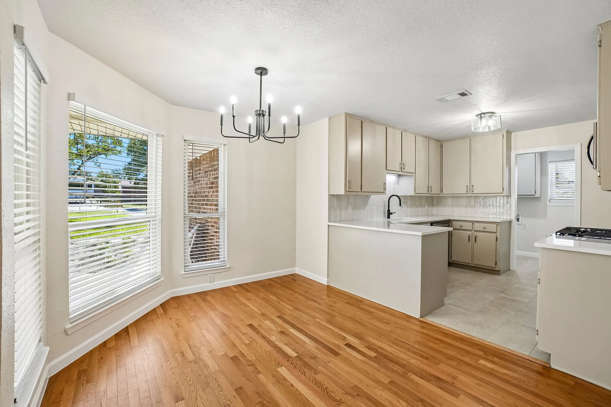 Single Family Residence For Sale in Tarrant County , 5885 Mitchell Saxon Road, Fort Worth, Texas 76140, 3 Bedroom, 2 Bathroom, 2 Garage spaces, 1,590 Sqft, built in 1986, mls#21405313, Real Estate Agent in Fort Worth, Homes For Sale in Tarrant county, Homes For Sale in Fort Worth, Realtor in Fort Worth Texas, Real Estate Brokerage Independent Realty Texas, Luminita Cordes Realtor