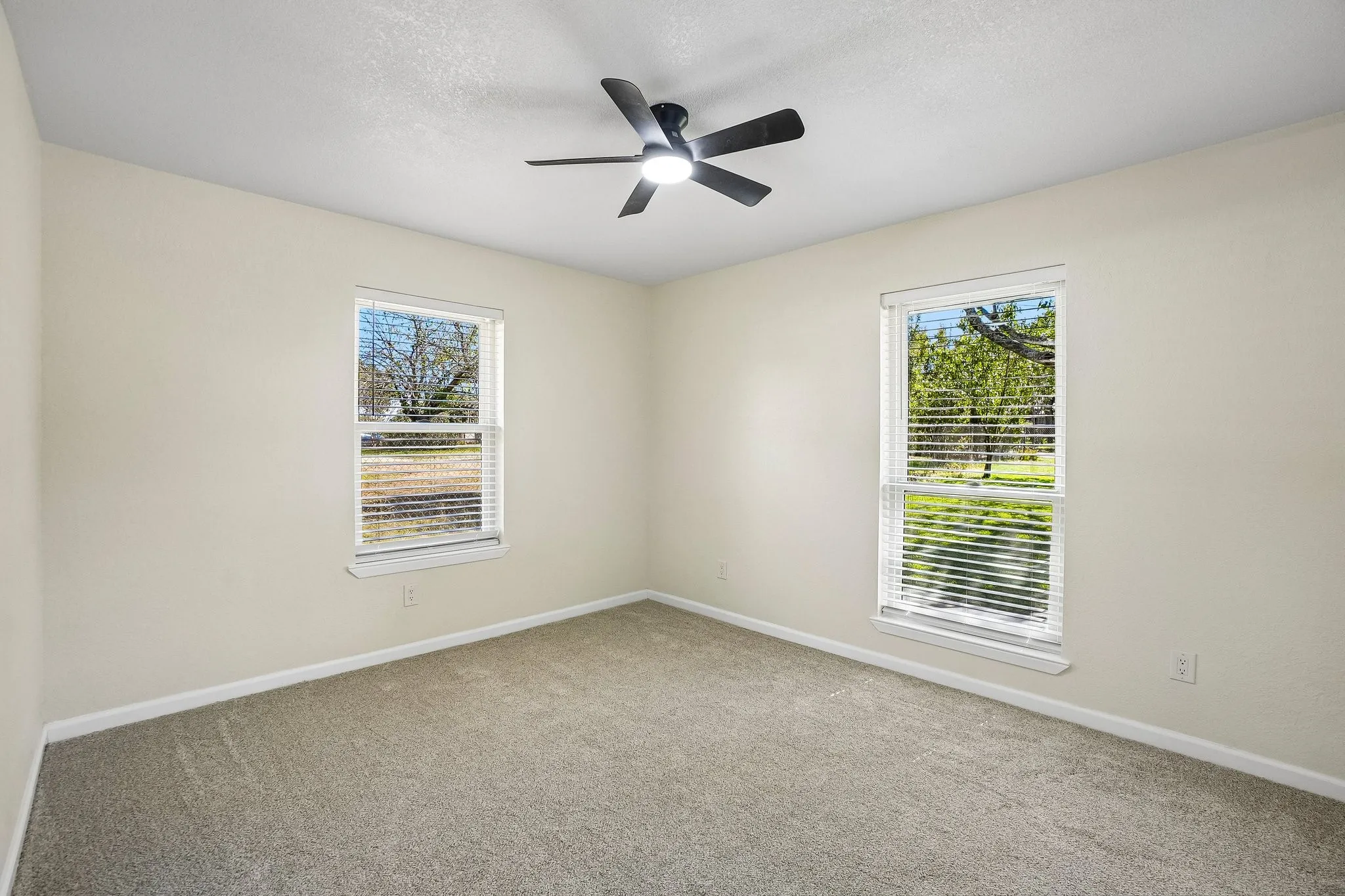 Front bedroom (2)