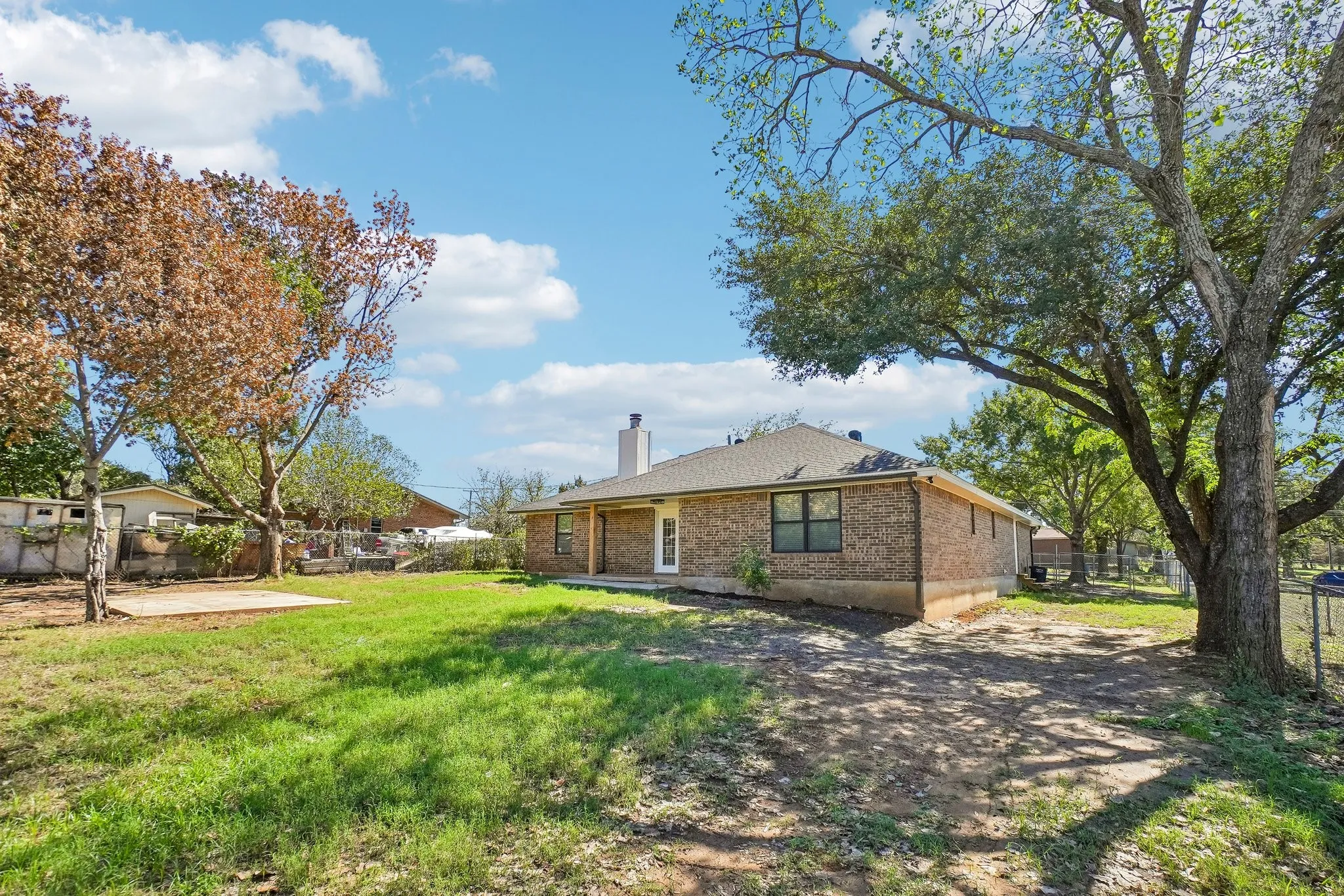Single Family Residence For Sale in Tarrant County , 5885 Mitchell Saxon Road, Fort Worth, Texas 76140, 3 Bedroom, 2 Bathroom, 2 Garage spaces, 1,590 Sqft, built in 1986, mls#21405313, Real Estate Agent in Fort Worth, Homes For Sale in Tarrant county, Homes For Sale in Fort Worth, Realtor in Fort Worth Texas, Real Estate Brokerage Independent Realty Texas, Luminita Cordes Realtor