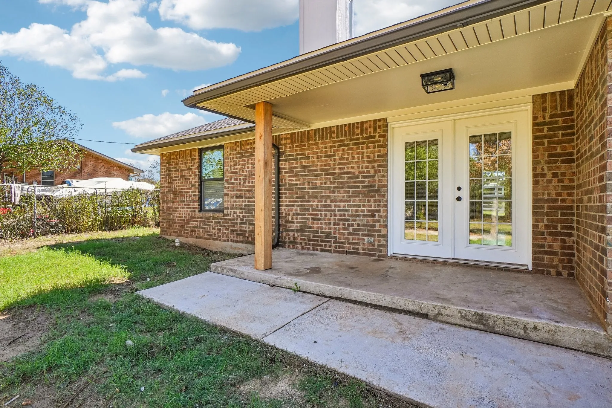 Single Family Residence For Sale in Tarrant County , 5885 Mitchell Saxon Road, Fort Worth, Texas 76140, 3 Bedroom, 2 Bathroom, 2 Garage spaces, 1,590 Sqft, built in 1986, mls#21405313, Real Estate Agent in Fort Worth, Homes For Sale in Tarrant county, Homes For Sale in Fort Worth, Realtor in Fort Worth Texas, Real Estate Brokerage Independent Realty Texas, Luminita Cordes Realtor