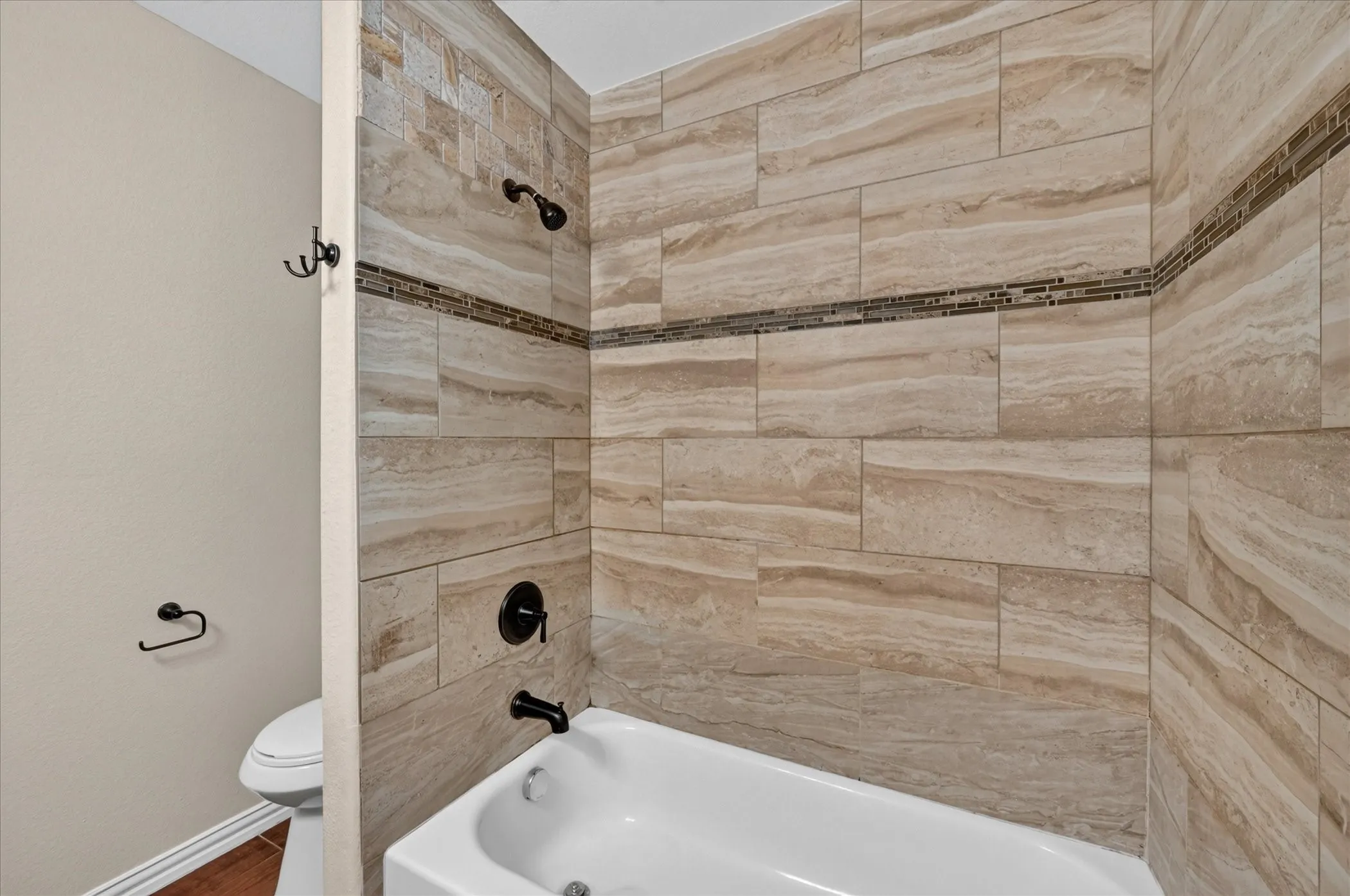 Single Family Residence For Sale in Tarrant County , 521 E Glendale Street, Crowley, Texas 76036, 3 Bedroom, 2 Bathroom, 2 Garage spaces, 1,227 Sqft, built in 1969, mls#21404327, Real Estate Agent in Crowley, Homes For Sale in Tarrant county, Homes For Sale in Crowley, Realtor in Crowley Texas, Real Estate Brokerage Independent Realty Texas, Luminita Cordes Realtor
