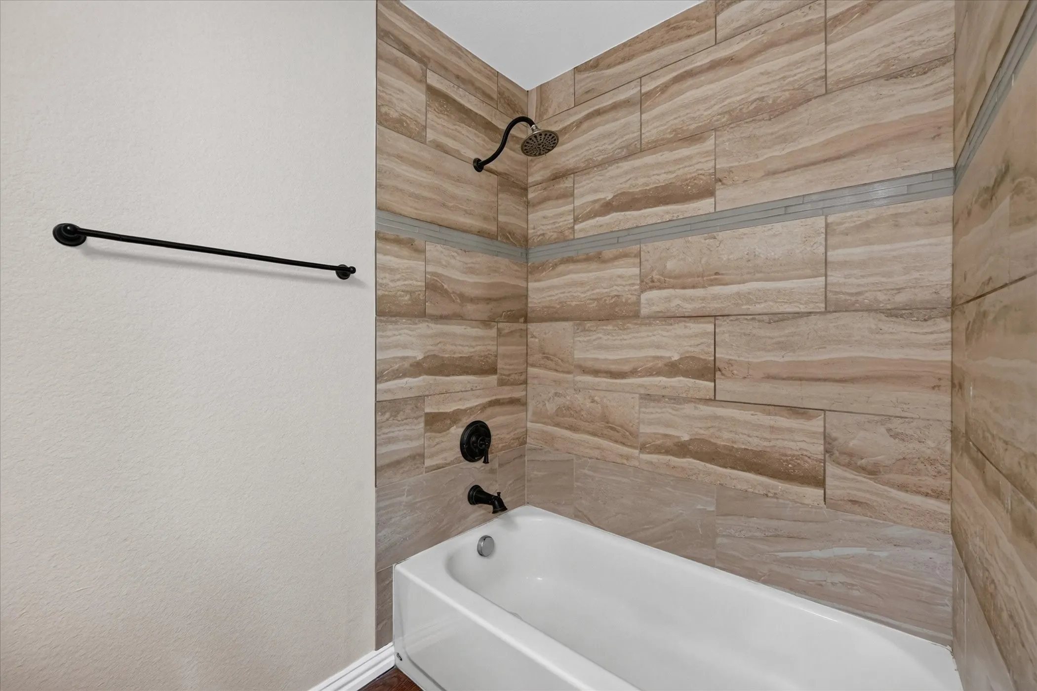 Single Family Residence For Sale in Tarrant County , 521 E Glendale Street, Crowley, Texas 76036, 3 Bedroom, 2 Bathroom, 2 Garage spaces, 1,227 Sqft, built in 1969, mls#21404327, Real Estate Agent in Crowley, Homes For Sale in Tarrant county, Homes For Sale in Crowley, Realtor in Crowley Texas, Real Estate Brokerage Independent Realty Texas, Luminita Cordes Realtor