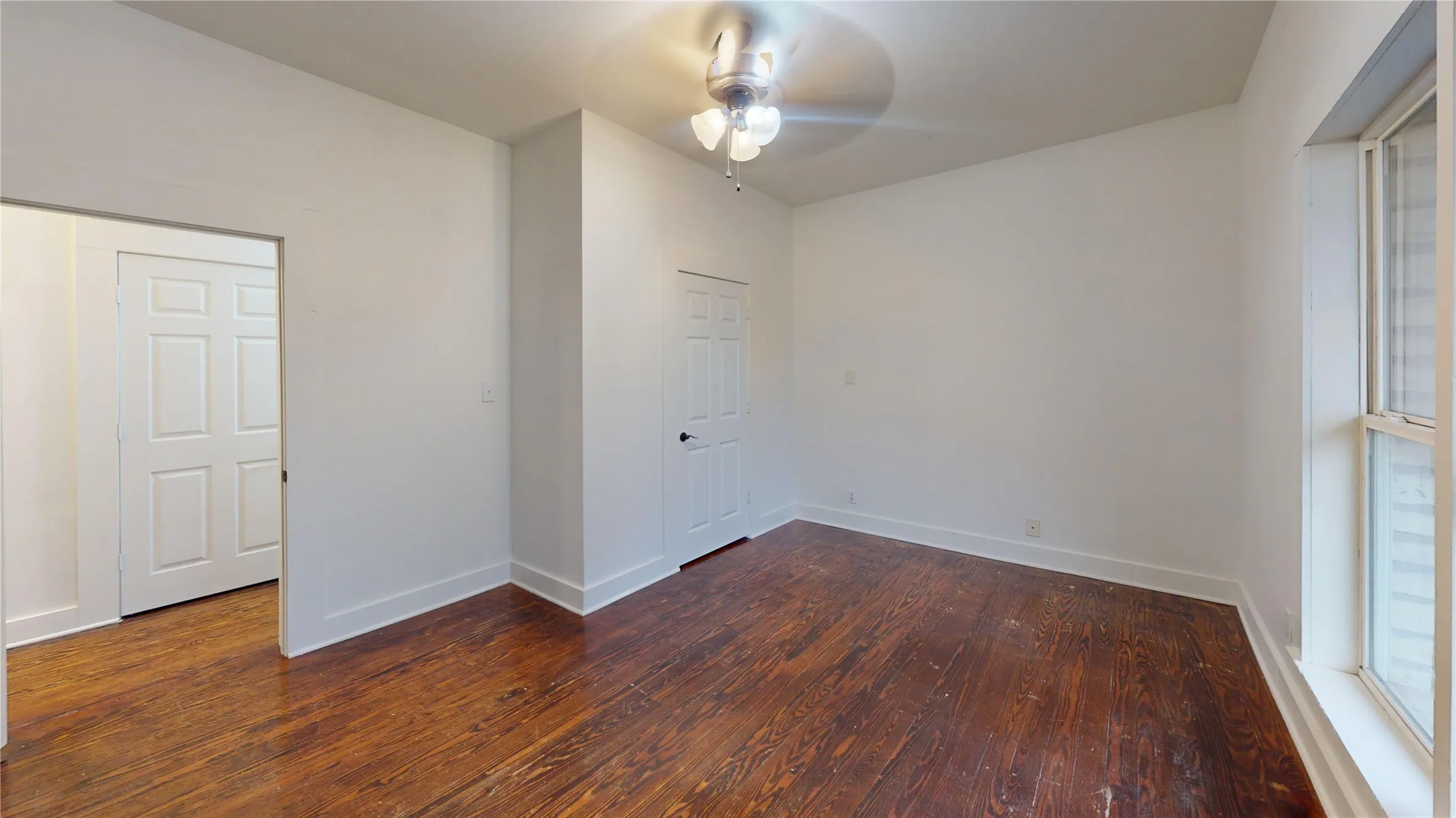 Single Family Residence For Sale in Erath County , 2363 W Denman, Stephenville, Texas 76401, 5 Bedroom, 2 Bathroom, Garage spaces, 2,240 Sqft, built in 1929, mls#21404371, Real Estate Agent in Stephenville, Homes For Sale in Erath county, Homes For Sale in Stephenville, Realtor in Stephenville Texas, Real Estate Brokerage Independent Realty Texas, Luminita Cordes Realtor