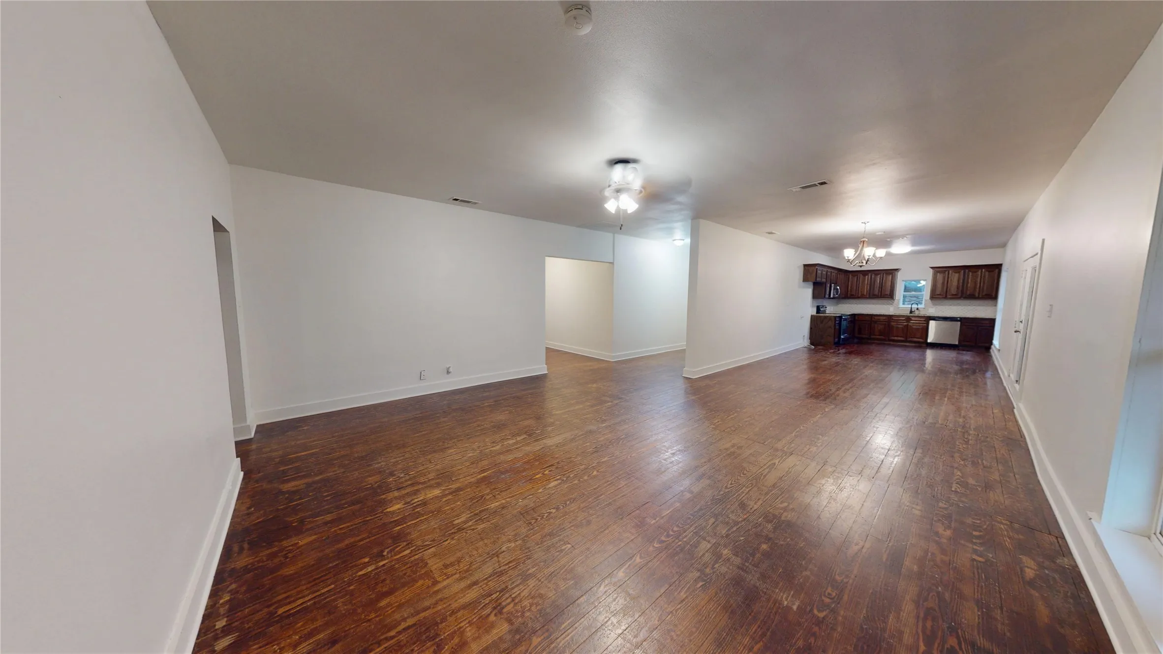 Single Family Residence For Sale in Erath County , 2363 W Denman, Stephenville, Texas 76401, 5 Bedroom, 2 Bathroom, Garage spaces, 2,240 Sqft, built in 1929, mls#21404371, Real Estate Agent in Stephenville, Homes For Sale in Erath county, Homes For Sale in Stephenville, Realtor in Stephenville Texas, Real Estate Brokerage Independent Realty Texas, Luminita Cordes Realtor