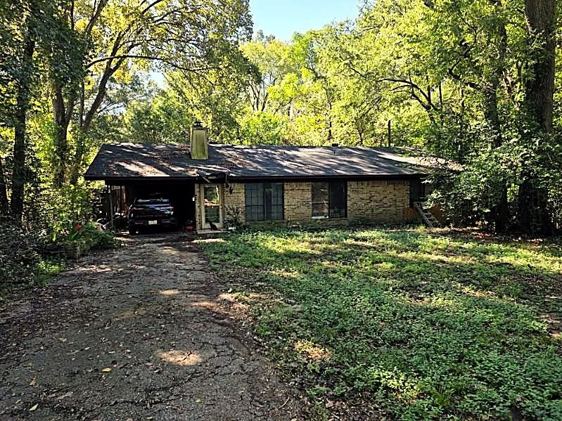 Single Family Residence For Sale in Cherokee County , 369 W 3rd Street, Rusk, Texas 75785, 3 Bedroom, 2 Bathroom, Garage spaces, 1,395 Sqft, built in 1983, mls#21405350, Real Estate Agent in Rusk, Homes For Sale in Cherokee county, Homes For Sale in Rusk, Realtor in Rusk Texas, Real Estate Brokerage Independent Realty Texas, Luminita Cordes Realtor