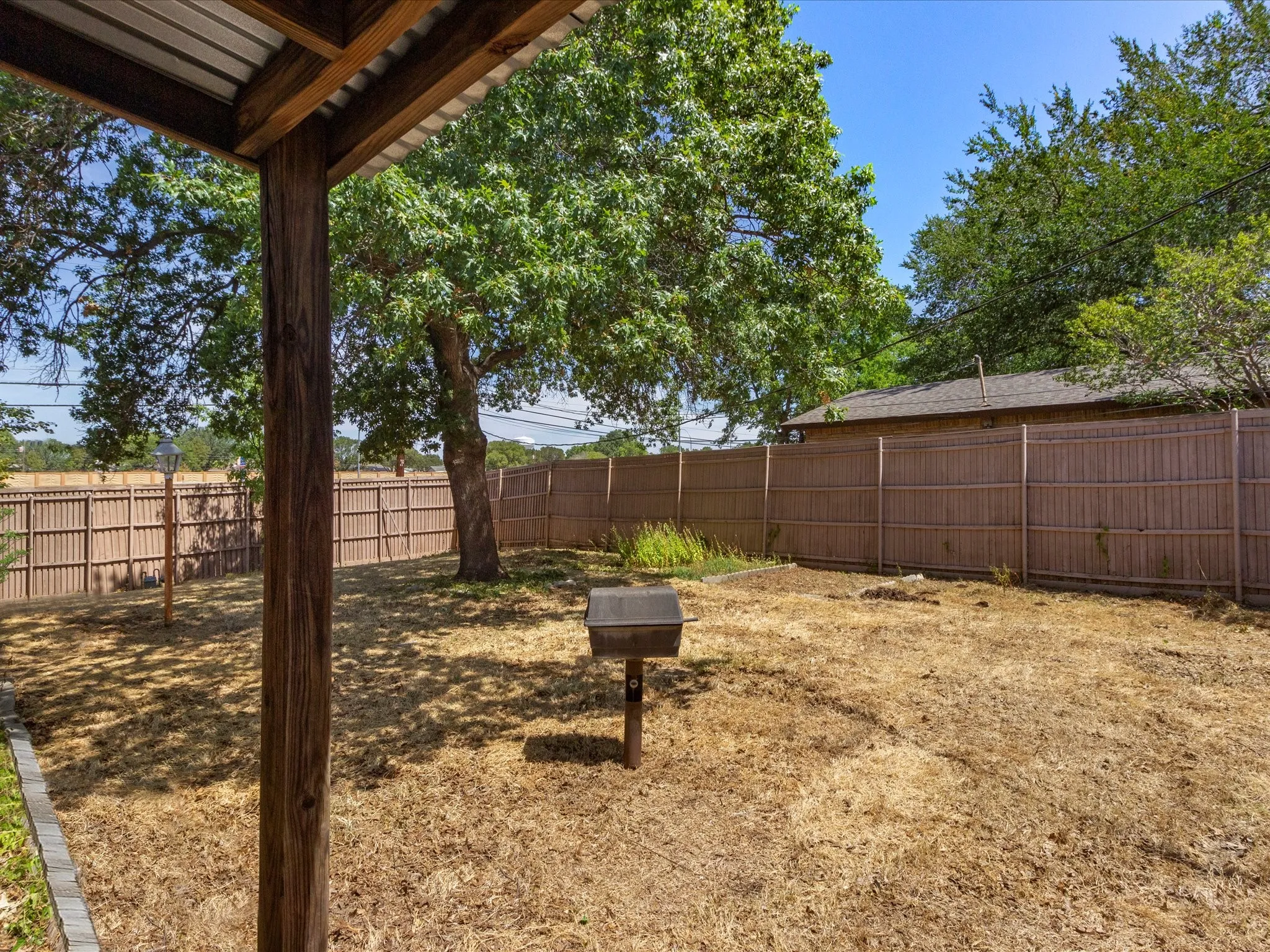 Single Family Residence For Sale in Dallas County , 12341 Cedar Bend Drive, Dallas, Texas 75244, 3 Bedroom, 2 Bathroom, 2 Garage spaces, 2,046 Sqft, built in 1966, mls#21405366, Real Estate Agent in Dallas, Homes For Sale in Dallas county, Homes For Sale in Dallas, Realtor in Dallas Texas, Real Estate Brokerage Independent Realty Texas, Luminita Cordes Realtor