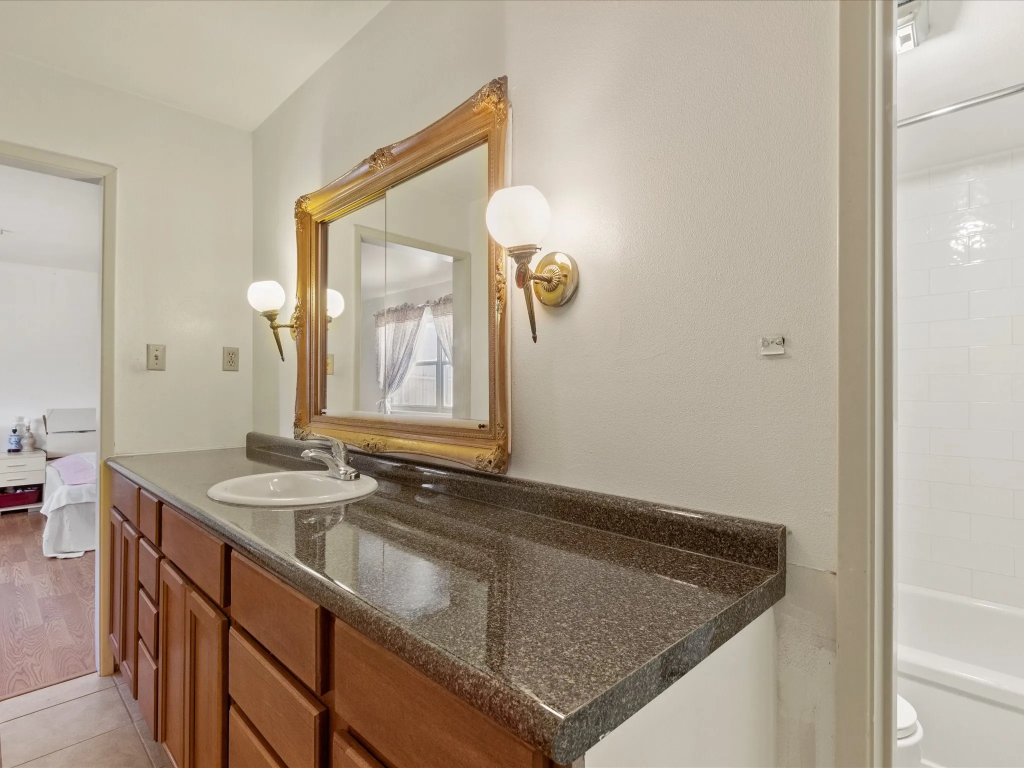 Single Family Residence For Sale in Dallas County , 12341 Cedar Bend Drive, Dallas, Texas 75244, 3 Bedroom, 2 Bathroom, 2 Garage spaces, 2,046 Sqft, built in 1966, mls#21405366, Real Estate Agent in Dallas, Homes For Sale in Dallas county, Homes For Sale in Dallas, Realtor in Dallas Texas, Real Estate Brokerage Independent Realty Texas, Luminita Cordes Realtor