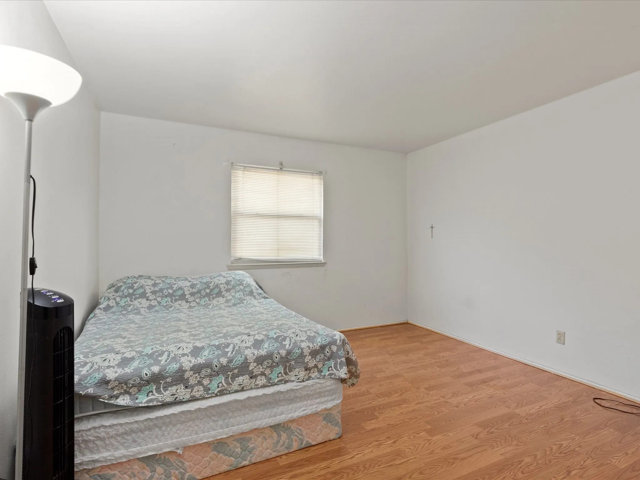 Single Family Residence For Sale in Dallas County , 12341 Cedar Bend Drive, Dallas, Texas 75244, 3 Bedroom, 2 Bathroom, 2 Garage spaces, 2,046 Sqft, built in 1966, mls#21405366, Real Estate Agent in Dallas, Homes For Sale in Dallas county, Homes For Sale in Dallas, Realtor in Dallas Texas, Real Estate Brokerage Independent Realty Texas, Luminita Cordes Realtor