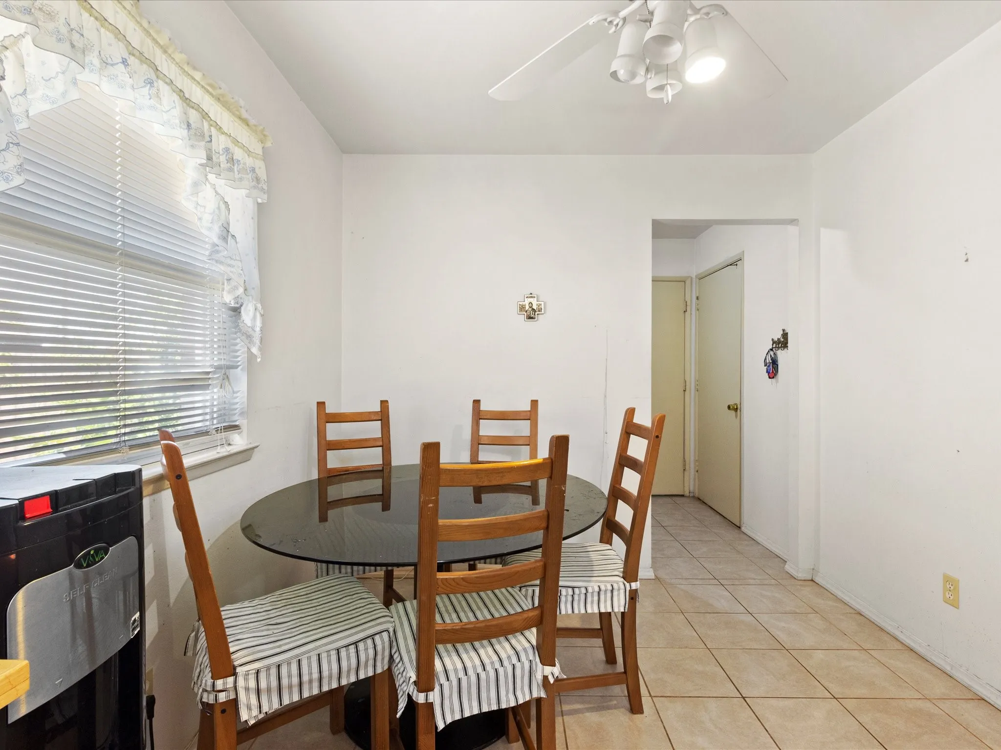 Single Family Residence For Sale in Dallas County , 12341 Cedar Bend Drive, Dallas, Texas 75244, 3 Bedroom, 2 Bathroom, 2 Garage spaces, 2,046 Sqft, built in 1966, mls#21405366, Real Estate Agent in Dallas, Homes For Sale in Dallas county, Homes For Sale in Dallas, Realtor in Dallas Texas, Real Estate Brokerage Independent Realty Texas, Luminita Cordes Realtor