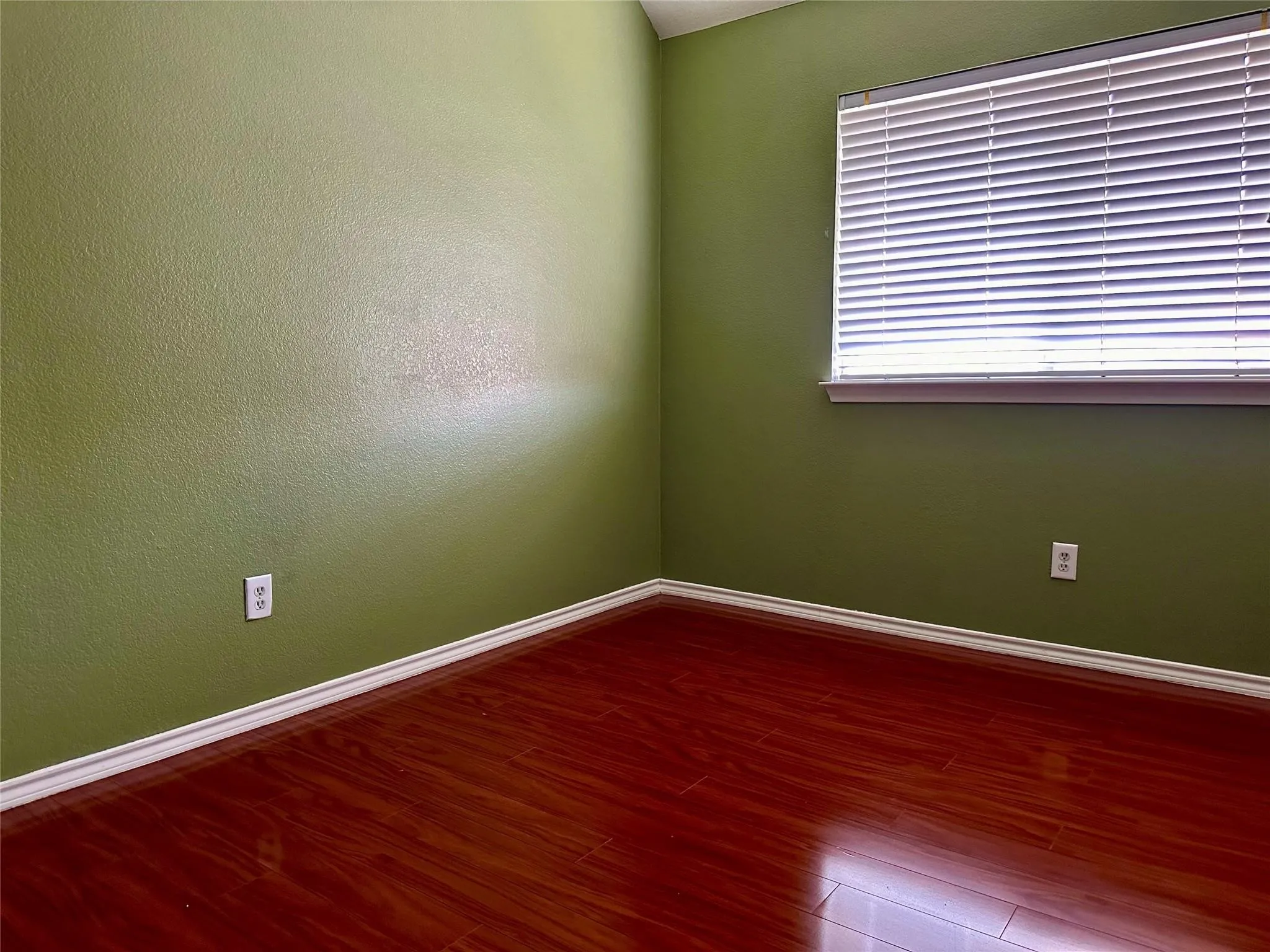 Single Family Residence For Rent in Denton County , 1452 Saint Gallen Lane, Lewisville, Texas 75067, 3 Bedroom, 3 Bathroom, 2 Garage spaces, 1,698 Sqft, built in 1996, mls#21405377, Real Estate Agent in Lewisville, Homes For Rent in Denton county, Homes For Rent in Lewisville, Realtor in Lewisville Texas, Real Estate Brokerage Independent Realty Texas, Luminita Cordes Realtor