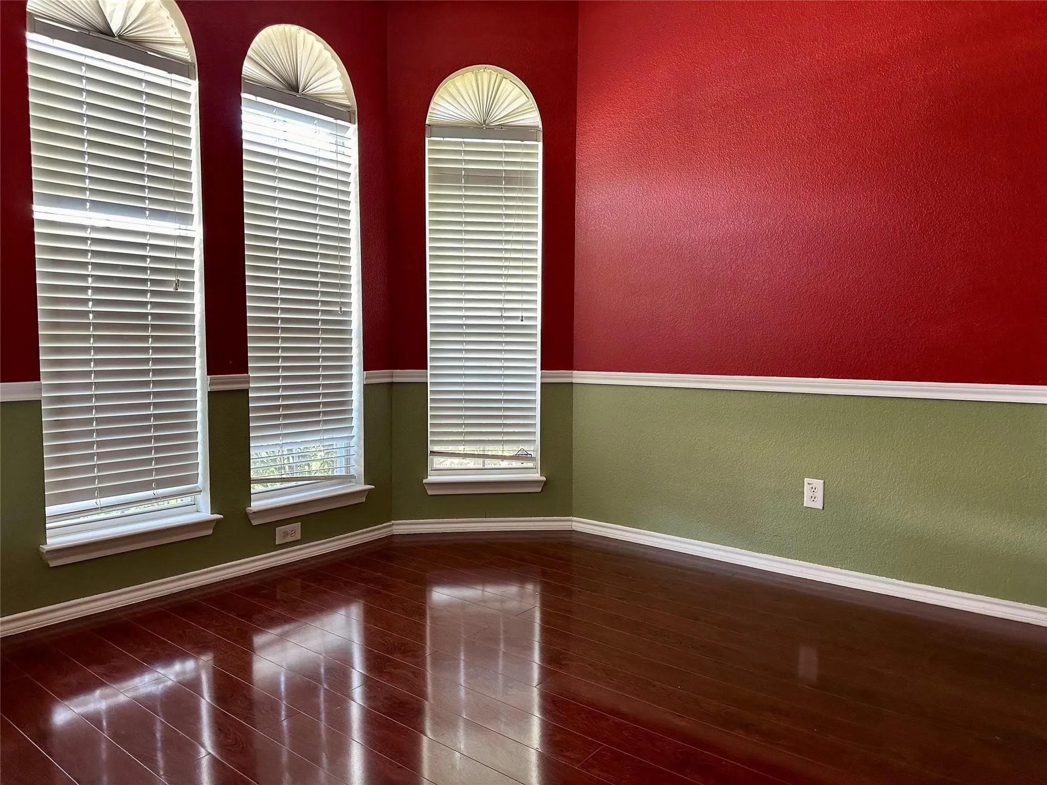 Single Family Residence For Rent in Denton County , 1452 Saint Gallen Lane, Lewisville, Texas 75067, 3 Bedroom, 3 Bathroom, 2 Garage spaces, 1,698 Sqft, built in 1996, mls#21405377, Real Estate Agent in Lewisville, Homes For Rent in Denton county, Homes For Rent in Lewisville, Realtor in Lewisville Texas, Real Estate Brokerage Independent Realty Texas, Luminita Cordes Realtor