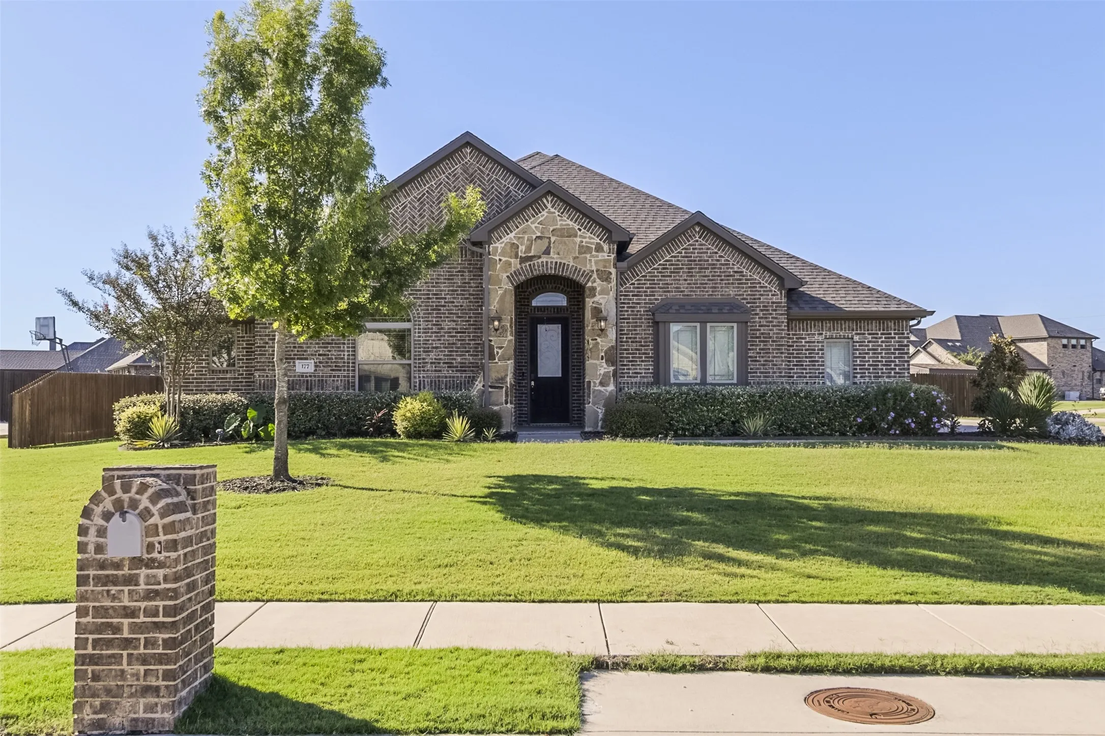 Single Family Residence For Sale in Ellis County , 177 Hackney Street, Waxahachie, Texas 75165, 4 Bedroom, 3 Bathroom, 2 Garage spaces, 2,724 Sqft, built in 2019, mls#21404946, Real Estate Agent in Waxahachie, Homes For Sale in Ellis county, Homes For Sale in Waxahachie, Realtor in Waxahachie Texas, Real Estate Brokerage Independent Realty Texas, Luminita Cordes Realtor