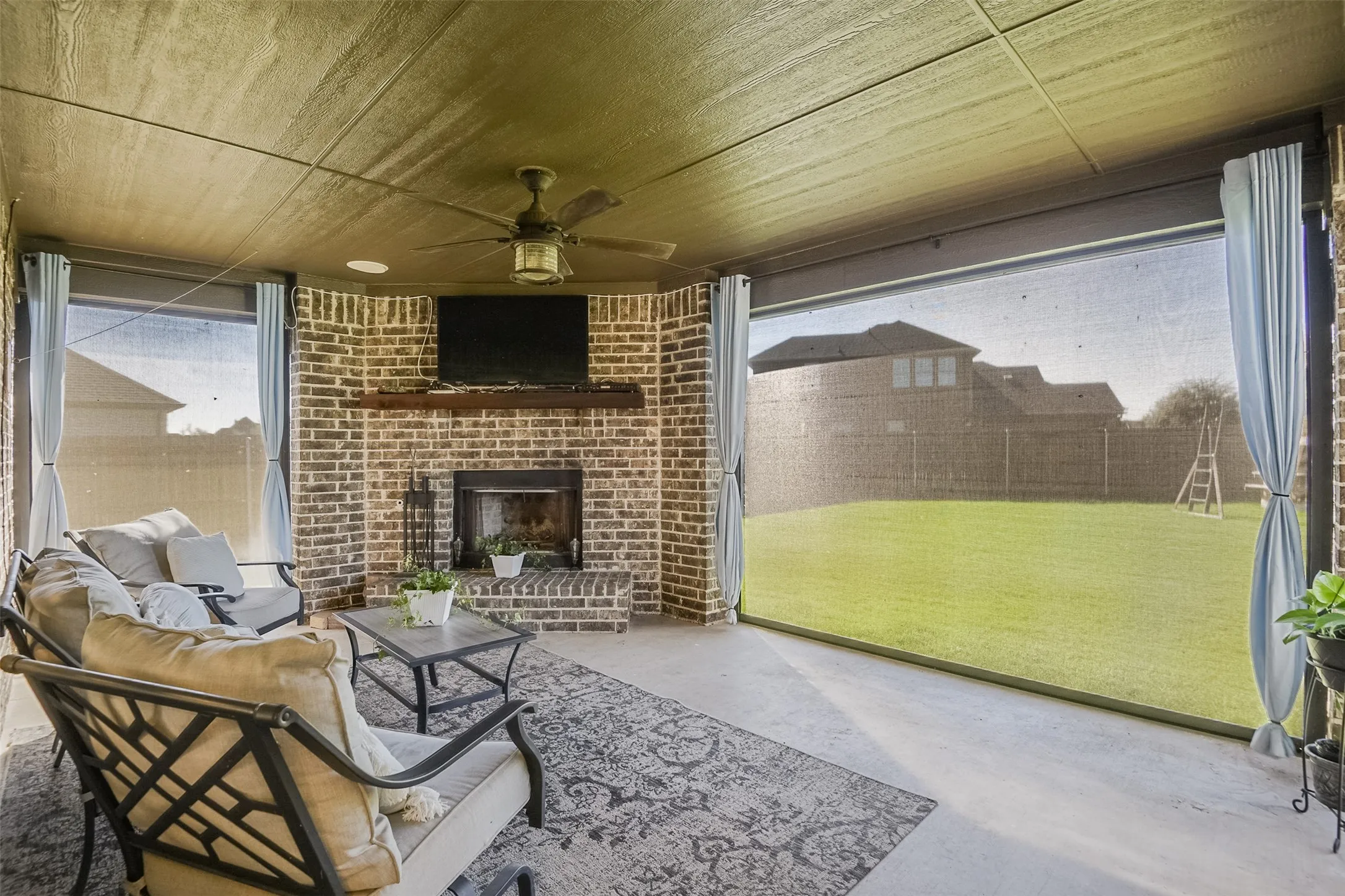 Single Family Residence For Sale in Ellis County , 177 Hackney Street, Waxahachie, Texas 75165, 4 Bedroom, 3 Bathroom, 2 Garage spaces, 2,724 Sqft, built in 2019, mls#21404946, Real Estate Agent in Waxahachie, Homes For Sale in Ellis county, Homes For Sale in Waxahachie, Realtor in Waxahachie Texas, Real Estate Brokerage Independent Realty Texas, Luminita Cordes Realtor