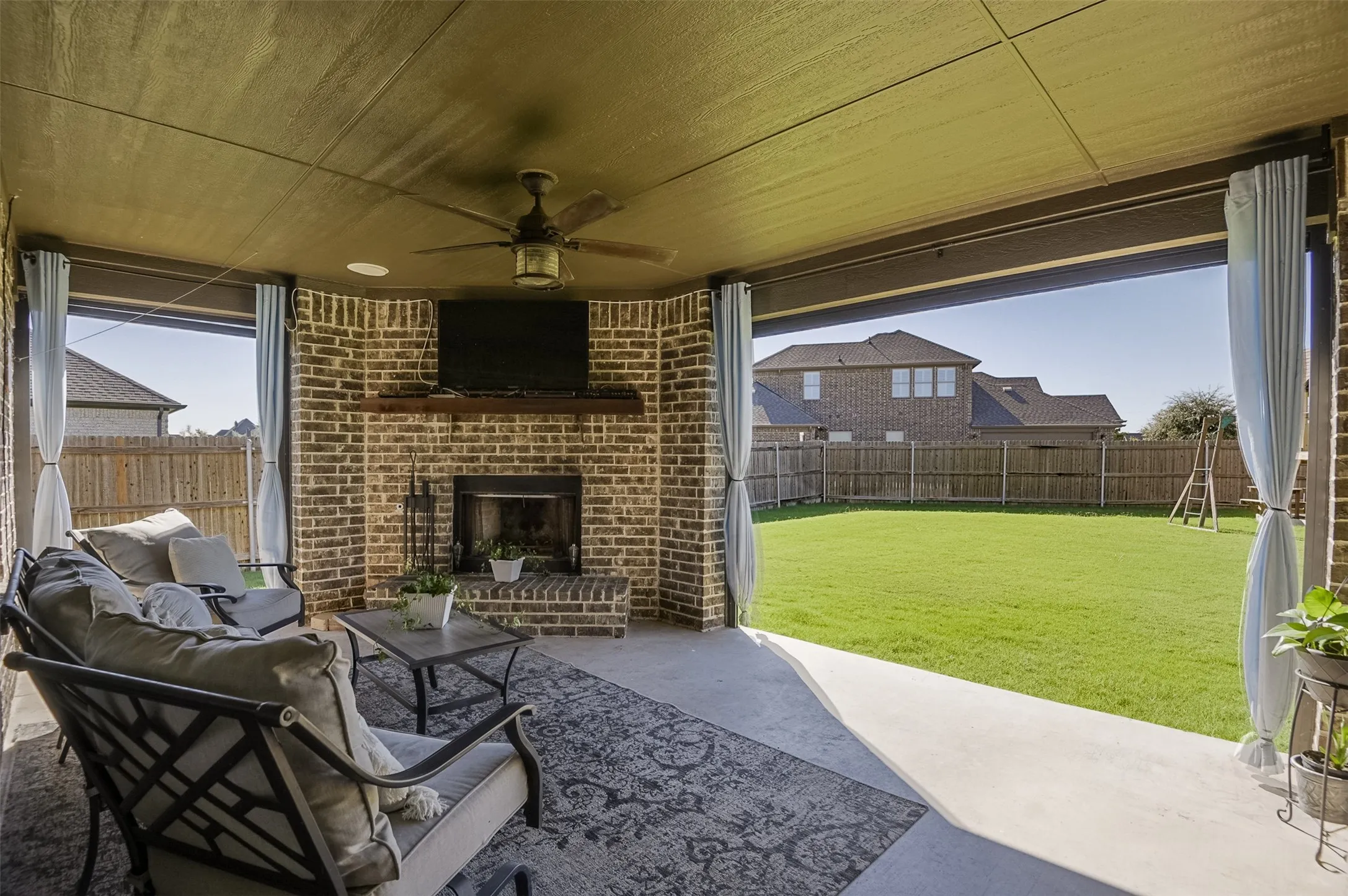 Single Family Residence For Sale in Ellis County , 177 Hackney Street, Waxahachie, Texas 75165, 4 Bedroom, 3 Bathroom, 2 Garage spaces, 2,724 Sqft, built in 2019, mls#21404946, Real Estate Agent in Waxahachie, Homes For Sale in Ellis county, Homes For Sale in Waxahachie, Realtor in Waxahachie Texas, Real Estate Brokerage Independent Realty Texas, Luminita Cordes Realtor