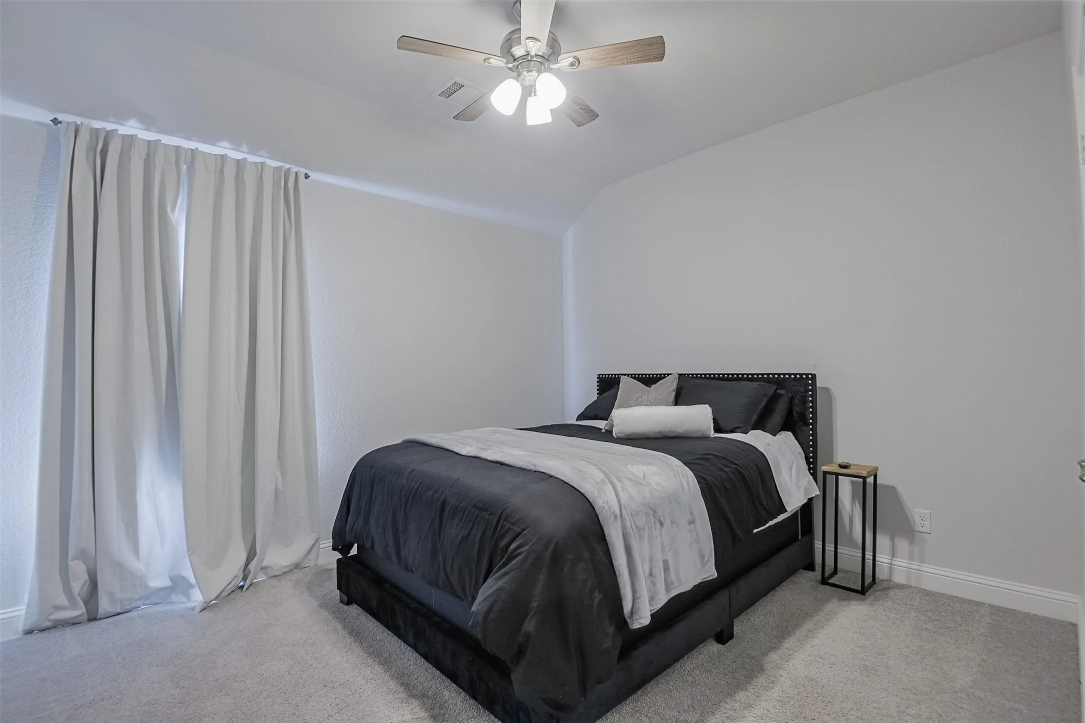 Single Family Residence For Sale in Ellis County , 177 Hackney Street, Waxahachie, Texas 75165, 4 Bedroom, 3 Bathroom, 2 Garage spaces, 2,724 Sqft, built in 2019, mls#21404946, Real Estate Agent in Waxahachie, Homes For Sale in Ellis county, Homes For Sale in Waxahachie, Realtor in Waxahachie Texas, Real Estate Brokerage Independent Realty Texas, Luminita Cordes Realtor