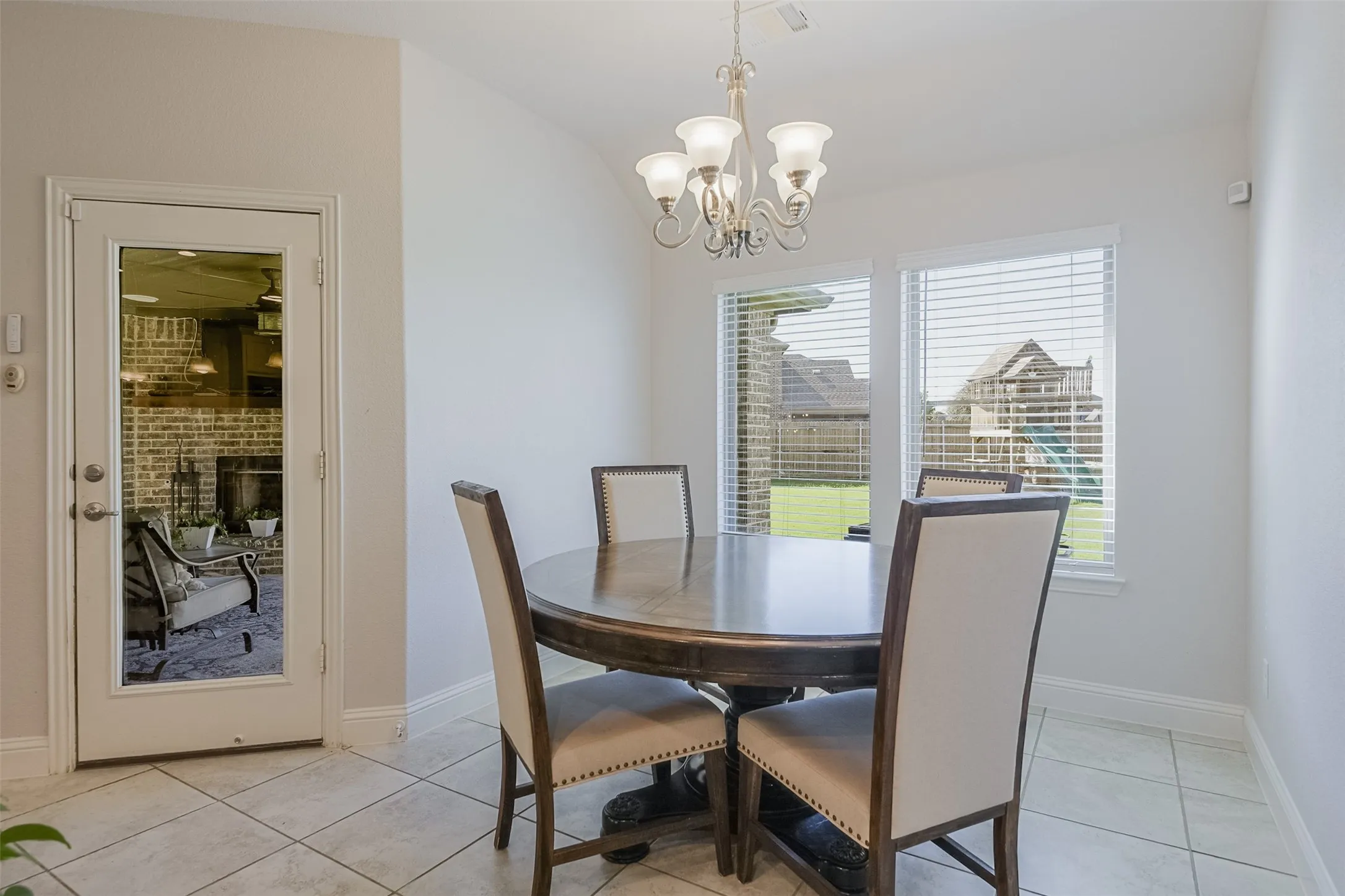 Single Family Residence For Sale in Ellis County , 177 Hackney Street, Waxahachie, Texas 75165, 4 Bedroom, 3 Bathroom, 2 Garage spaces, 2,724 Sqft, built in 2019, mls#21404946, Real Estate Agent in Waxahachie, Homes For Sale in Ellis county, Homes For Sale in Waxahachie, Realtor in Waxahachie Texas, Real Estate Brokerage Independent Realty Texas, Luminita Cordes Realtor