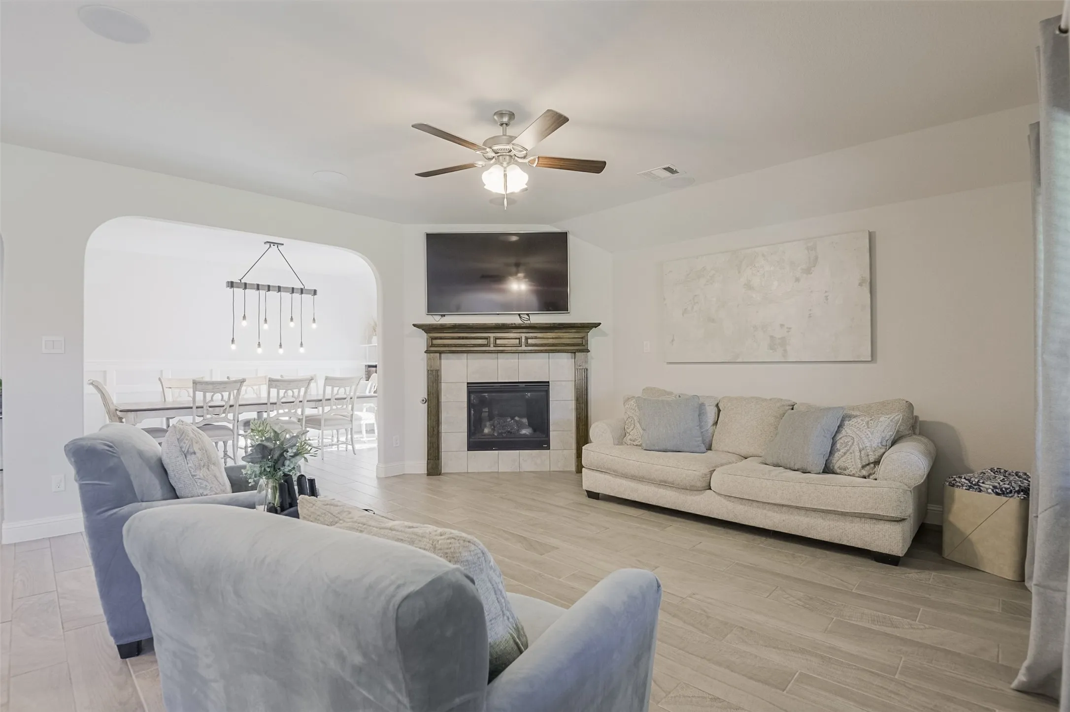 Single Family Residence For Sale in Ellis County , 177 Hackney Street, Waxahachie, Texas 75165, 4 Bedroom, 3 Bathroom, 2 Garage spaces, 2,724 Sqft, built in 2019, mls#21404946, Real Estate Agent in Waxahachie, Homes For Sale in Ellis county, Homes For Sale in Waxahachie, Realtor in Waxahachie Texas, Real Estate Brokerage Independent Realty Texas, Luminita Cordes Realtor