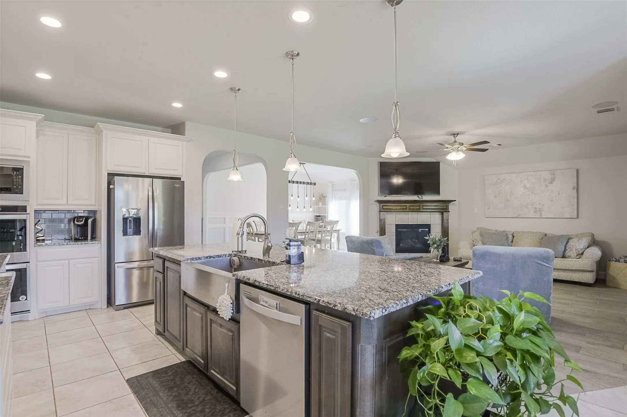 Single Family Residence For Sale in Ellis County , 177 Hackney Street, Waxahachie, Texas 75165, 4 Bedroom, 3 Bathroom, 2 Garage spaces, 2,724 Sqft, built in 2019, mls#21404946, Real Estate Agent in Waxahachie, Homes For Sale in Ellis county, Homes For Sale in Waxahachie, Realtor in Waxahachie Texas, Real Estate Brokerage Independent Realty Texas, Luminita Cordes Realtor