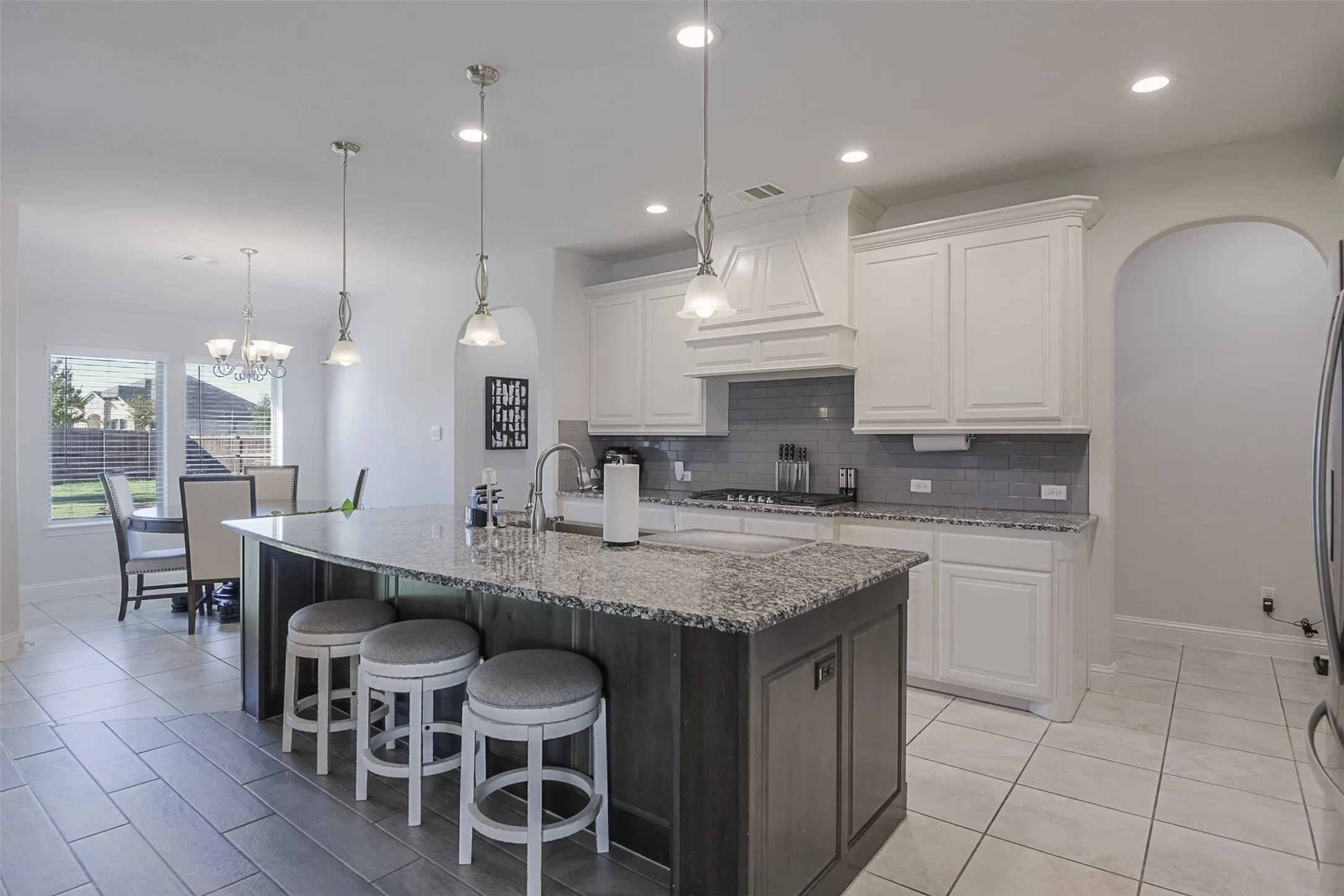 Single Family Residence For Sale in Ellis County , 177 Hackney Street, Waxahachie, Texas 75165, 4 Bedroom, 3 Bathroom, 2 Garage spaces, 2,724 Sqft, built in 2019, mls#21404946, Real Estate Agent in Waxahachie, Homes For Sale in Ellis county, Homes For Sale in Waxahachie, Realtor in Waxahachie Texas, Real Estate Brokerage Independent Realty Texas, Luminita Cordes Realtor