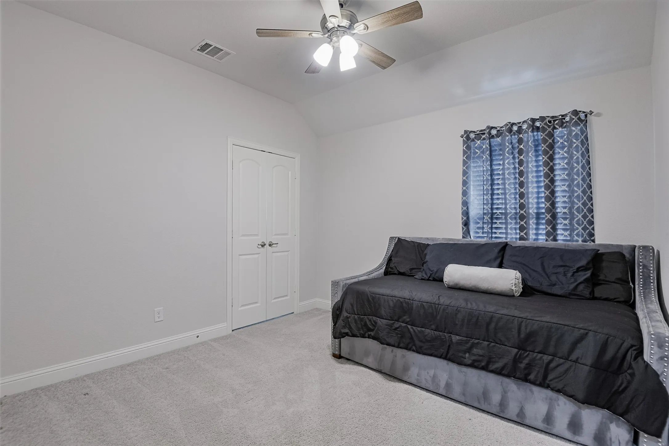 Single Family Residence For Sale in Ellis County , 177 Hackney Street, Waxahachie, Texas 75165, 4 Bedroom, 3 Bathroom, 2 Garage spaces, 2,724 Sqft, built in 2019, mls#21404946, Real Estate Agent in Waxahachie, Homes For Sale in Ellis county, Homes For Sale in Waxahachie, Realtor in Waxahachie Texas, Real Estate Brokerage Independent Realty Texas, Luminita Cordes Realtor