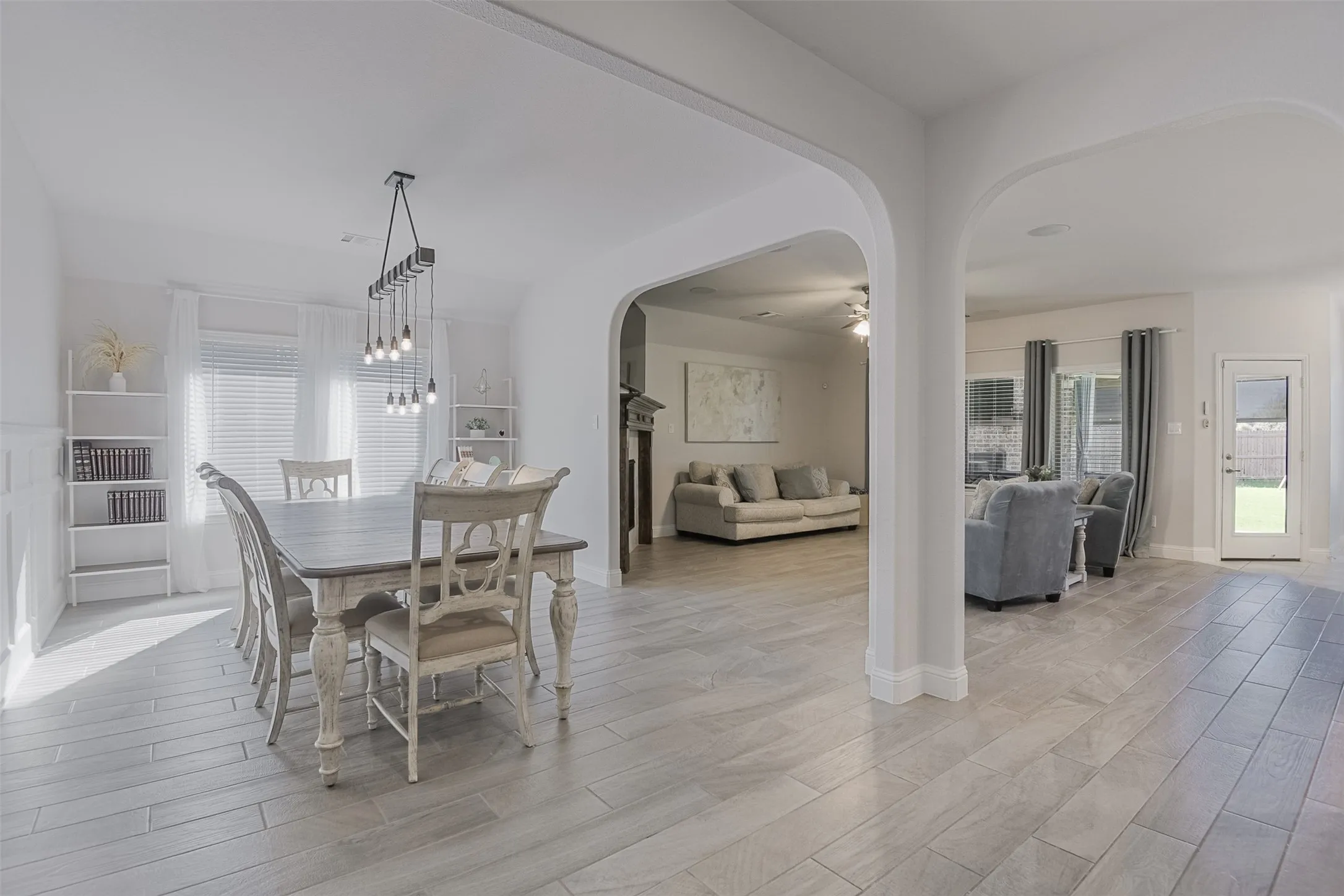 Single Family Residence For Sale in Ellis County , 177 Hackney Street, Waxahachie, Texas 75165, 4 Bedroom, 3 Bathroom, 2 Garage spaces, 2,724 Sqft, built in 2019, mls#21404946, Real Estate Agent in Waxahachie, Homes For Sale in Ellis county, Homes For Sale in Waxahachie, Realtor in Waxahachie Texas, Real Estate Brokerage Independent Realty Texas, Luminita Cordes Realtor