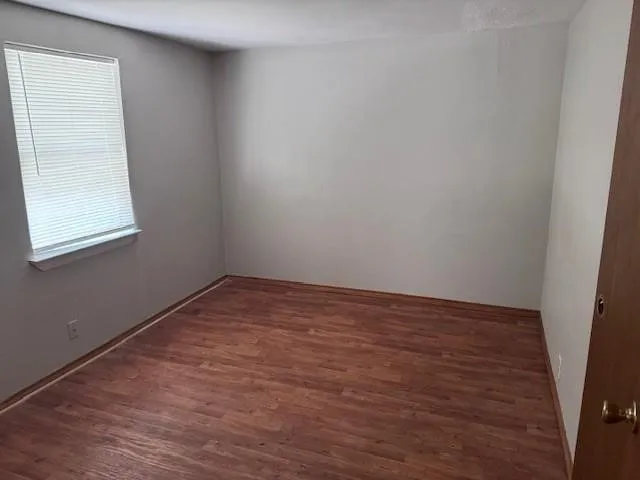 Single Family Residence For Rent in Lamar County , 1233 13th St. NW, Paris, Texas 75460, 3 Bedroom, 1 Bathroom, Garage spaces, 1,080 Sqft, built in 1998, mls#21405379, Real Estate Agent in Paris, Homes For Rent in Lamar county, Homes For Rent in Paris, Realtor in Paris Texas, Real Estate Brokerage Independent Realty Texas, Luminita Cordes Realtor