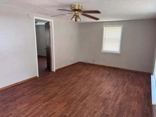 Single Family Residence For Rent in Lamar County , 1233 13th St. NW, Paris, Texas 75460, 3 Bedroom, 1 Bathroom, Garage spaces, 1,080 Sqft, built in 1998, mls#21405379, Real Estate Agent in Paris, Homes For Rent in Lamar county, Homes For Rent in Paris, Realtor in Paris Texas, Real Estate Brokerage Independent Realty Texas, Luminita Cordes Realtor