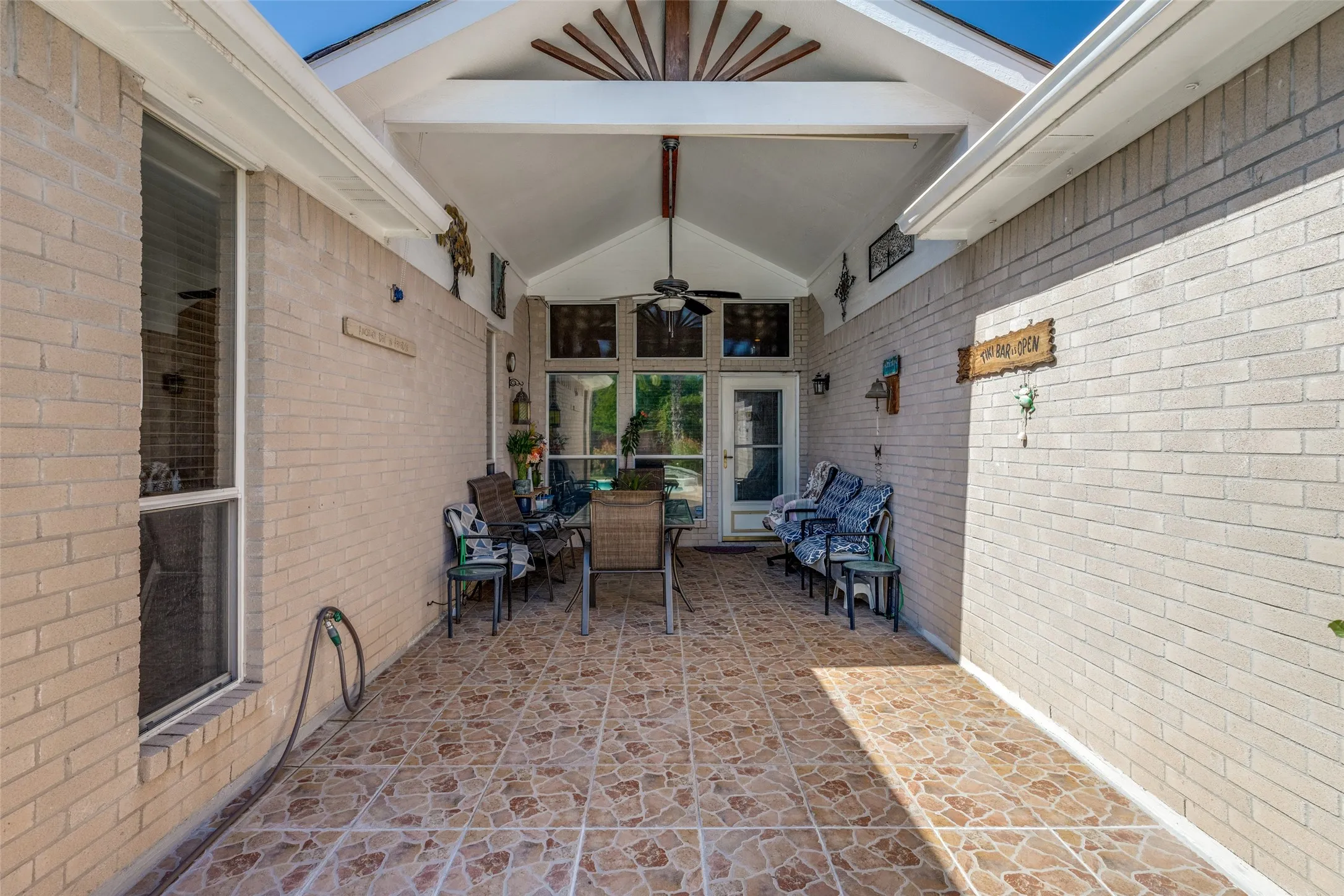Single Family Residence For Sale in Collin County , 5000 Adolphus Drive, Frisco, Texas 75035, 3 Bedroom, 2 Bathroom, 2 Garage spaces, 2,337 Sqft, built in 2000, mls#21404656, Real Estate Agent in Frisco, Homes For Sale in Collin county, Homes For Sale in Frisco, Realtor in Frisco Texas, Real Estate Brokerage Independent Realty Texas, Luminita Cordes Realtor