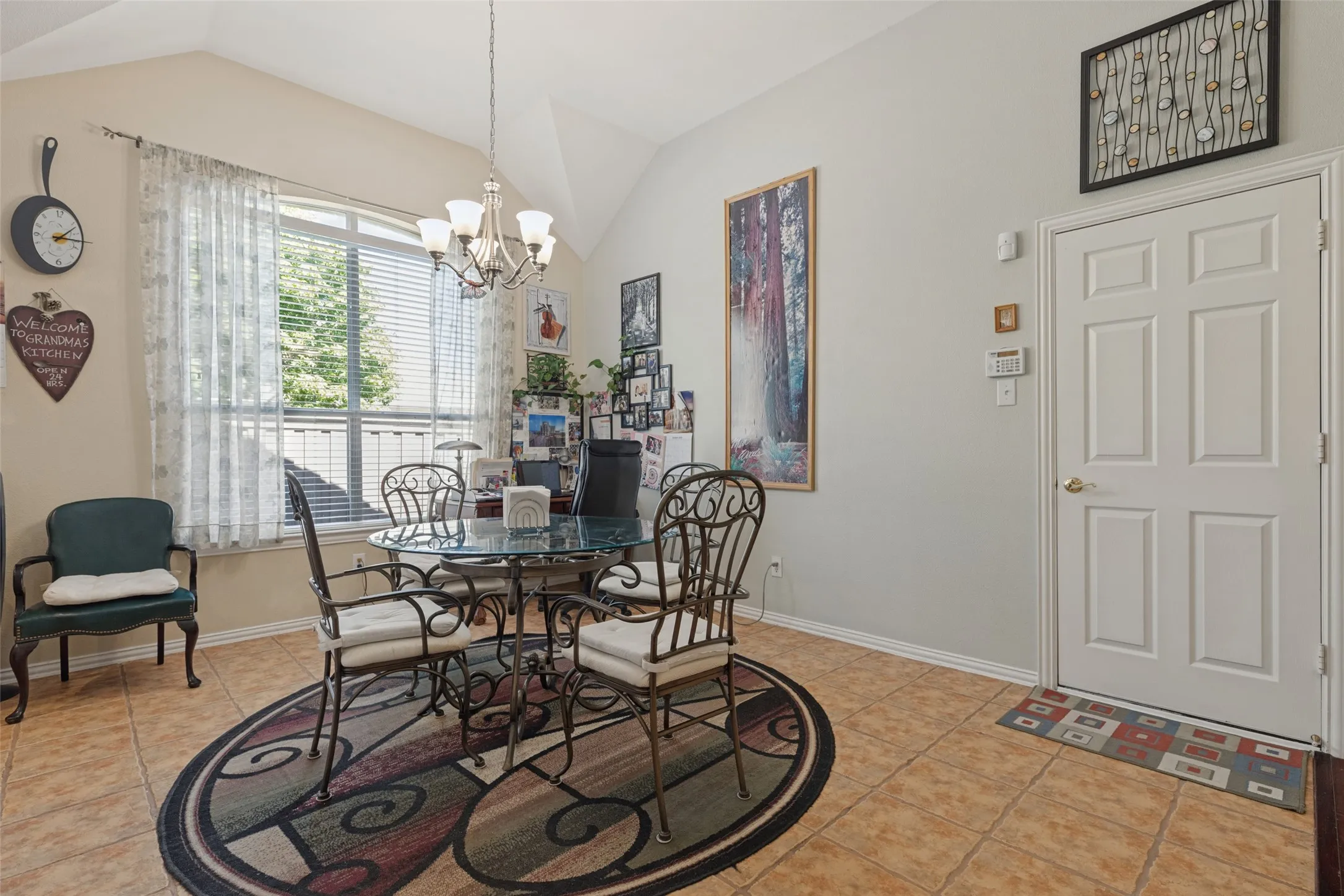 Single Family Residence For Sale in Collin County , 5000 Adolphus Drive, Frisco, Texas 75035, 3 Bedroom, 2 Bathroom, 2 Garage spaces, 2,337 Sqft, built in 2000, mls#21404656, Real Estate Agent in Frisco, Homes For Sale in Collin county, Homes For Sale in Frisco, Realtor in Frisco Texas, Real Estate Brokerage Independent Realty Texas, Luminita Cordes Realtor