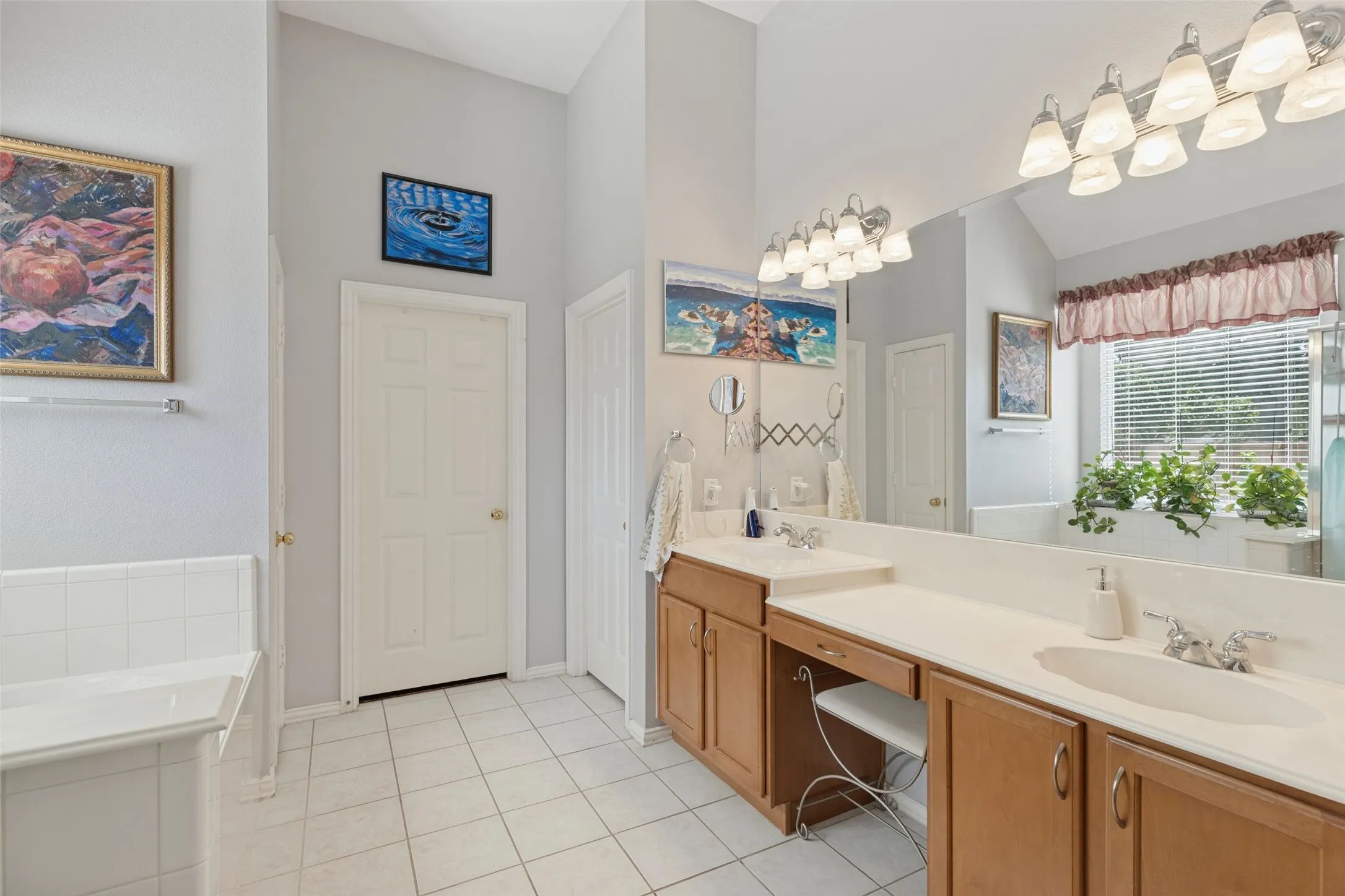 Single Family Residence For Sale in Collin County , 5000 Adolphus Drive, Frisco, Texas 75035, 3 Bedroom, 2 Bathroom, 2 Garage spaces, 2,337 Sqft, built in 2000, mls#21404656, Real Estate Agent in Frisco, Homes For Sale in Collin county, Homes For Sale in Frisco, Realtor in Frisco Texas, Real Estate Brokerage Independent Realty Texas, Luminita Cordes Realtor