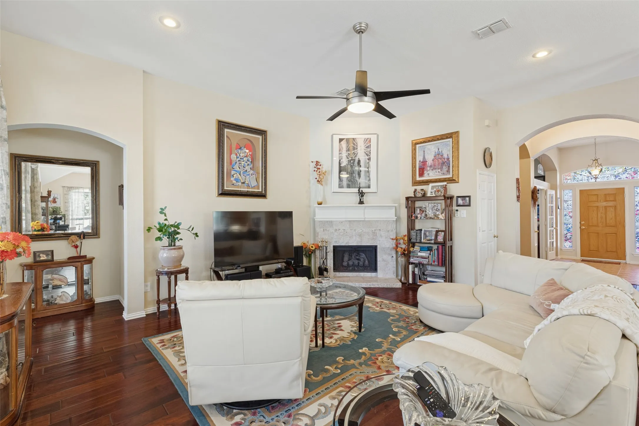 Single Family Residence For Sale in Collin County , 5000 Adolphus Drive, Frisco, Texas 75035, 3 Bedroom, 2 Bathroom, 2 Garage spaces, 2,337 Sqft, built in 2000, mls#21404656, Real Estate Agent in Frisco, Homes For Sale in Collin county, Homes For Sale in Frisco, Realtor in Frisco Texas, Real Estate Brokerage Independent Realty Texas, Luminita Cordes Realtor