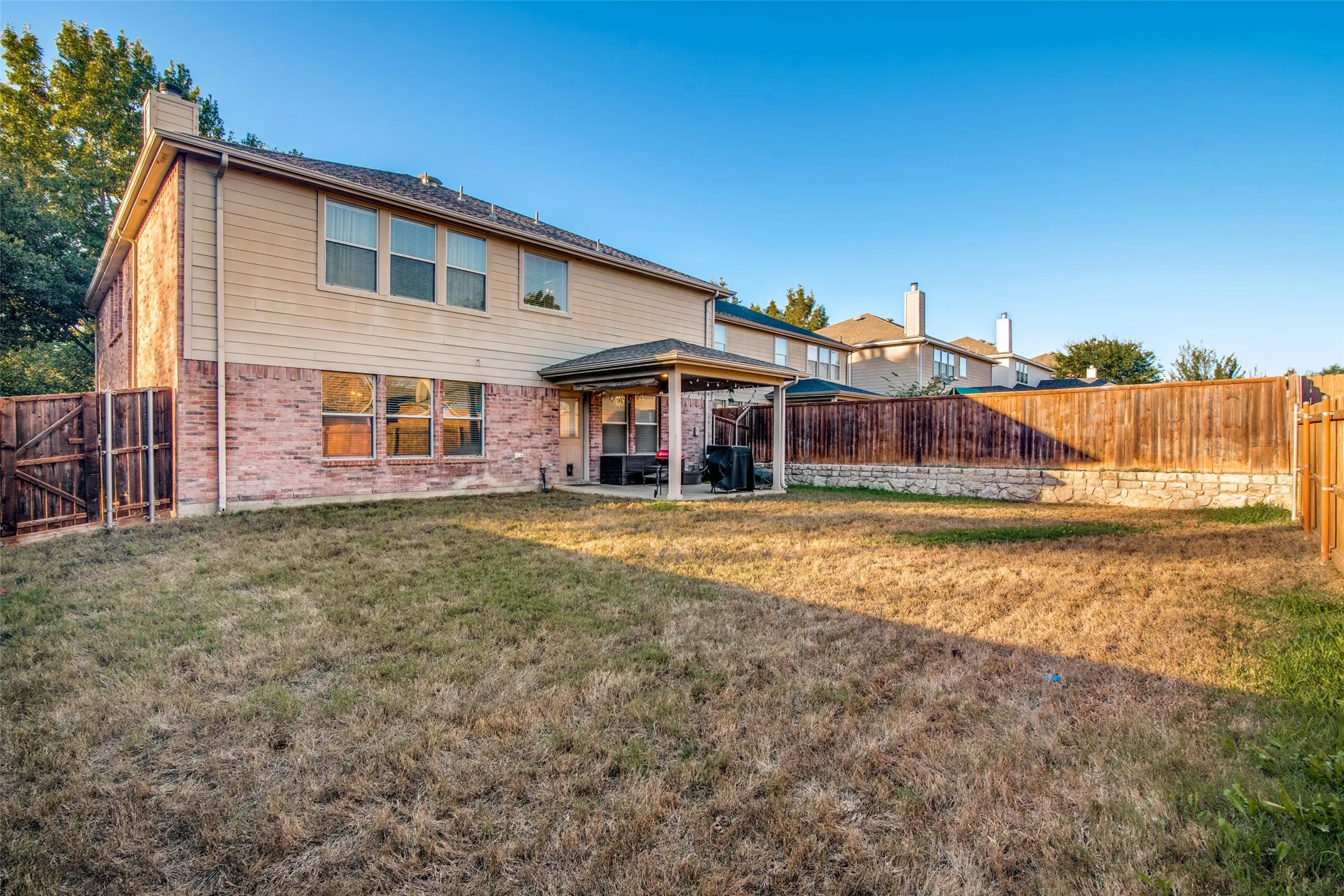 Single Family Residence For Sale in Dallas County , 2428 Becard Drive, Mesquite, Texas 75181, 4 Bedroom, 3 Bathroom, 2 Garage spaces, 3,136 Sqft, built in 2003, mls#21405389, Real Estate Agent in Mesquite, Homes For Sale in Dallas county, Homes For Sale in Mesquite, Realtor in Mesquite Texas, Real Estate Brokerage Independent Realty Texas, Luminita Cordes Realtor