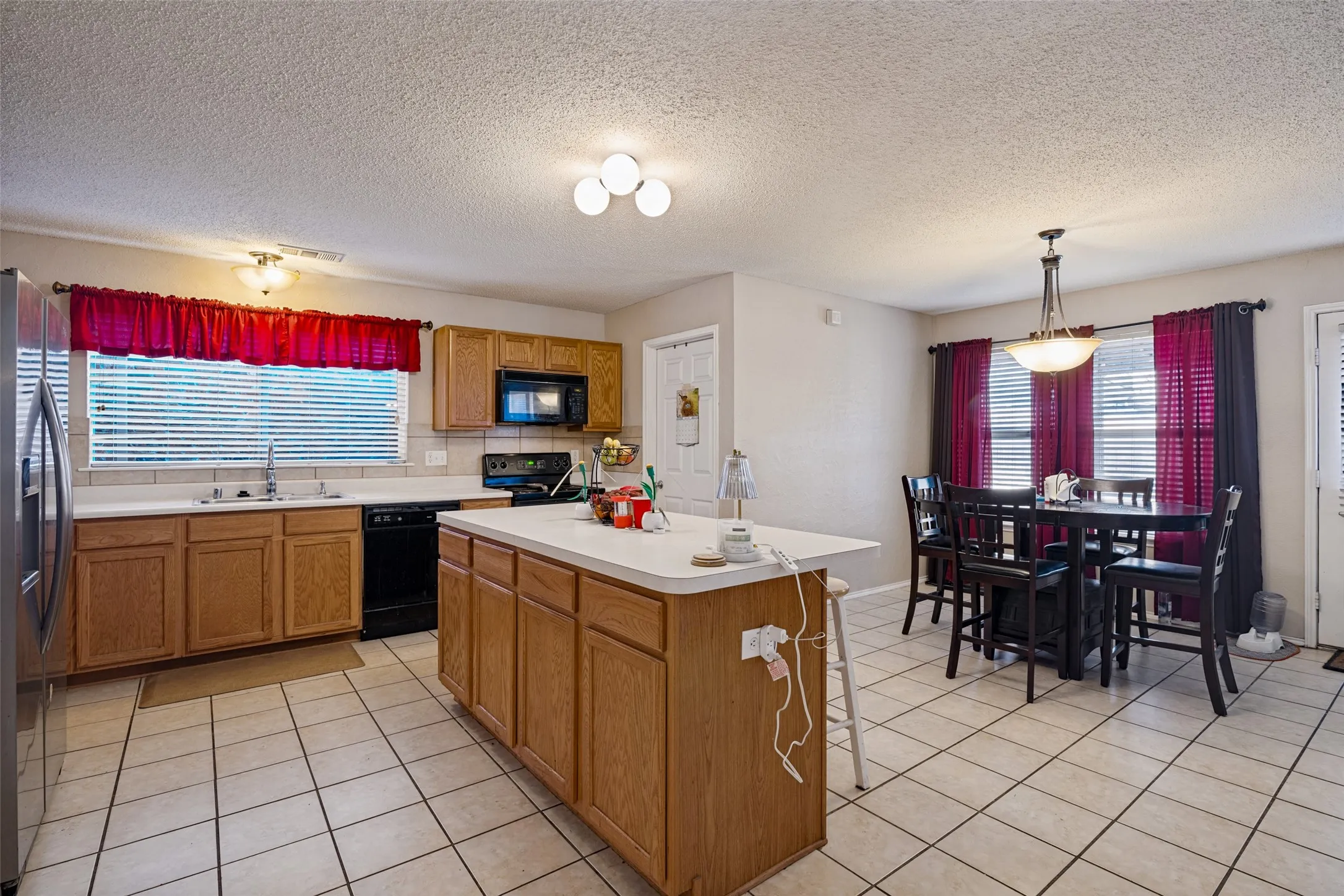 Single Family Residence For Sale in Dallas County , 2428 Becard Drive, Mesquite, Texas 75181, 4 Bedroom, 3 Bathroom, 2 Garage spaces, 3,136 Sqft, built in 2003, mls#21405389, Real Estate Agent in Mesquite, Homes For Sale in Dallas county, Homes For Sale in Mesquite, Realtor in Mesquite Texas, Real Estate Brokerage Independent Realty Texas, Luminita Cordes Realtor