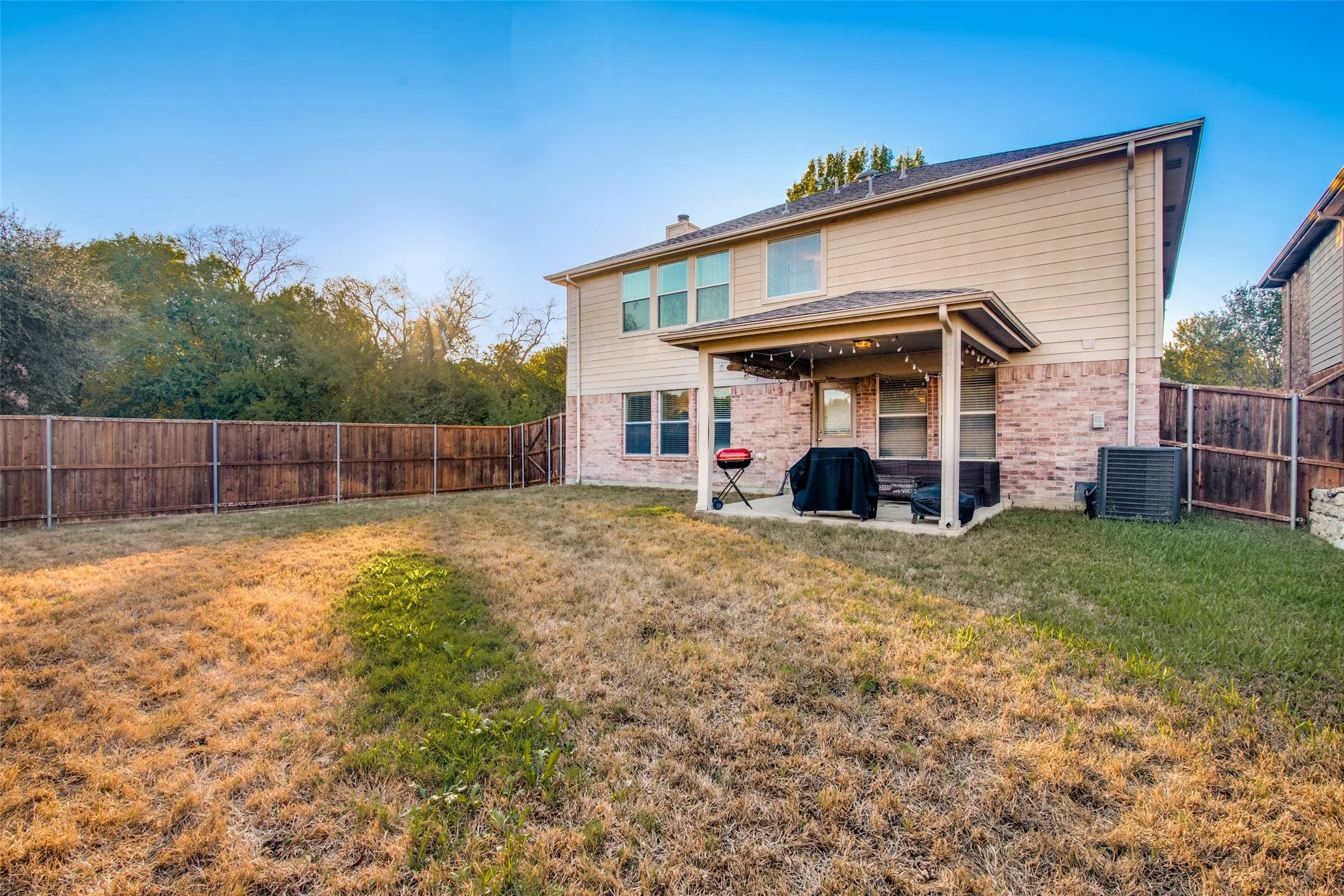 Single Family Residence For Sale in Dallas County , 2428 Becard Drive, Mesquite, Texas 75181, 4 Bedroom, 3 Bathroom, 2 Garage spaces, 3,136 Sqft, built in 2003, mls#21405389, Real Estate Agent in Mesquite, Homes For Sale in Dallas county, Homes For Sale in Mesquite, Realtor in Mesquite Texas, Real Estate Brokerage Independent Realty Texas, Luminita Cordes Realtor