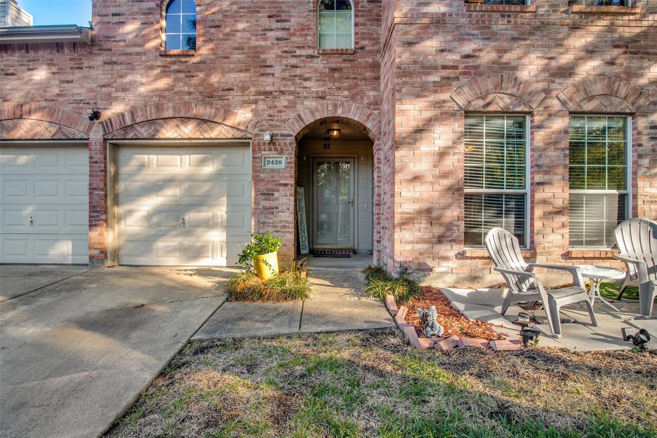 Single Family Residence For Sale in Dallas County , 2428 Becard Drive, Mesquite, Texas 75181, 4 Bedroom, 3 Bathroom, 2 Garage spaces, 3,136 Sqft, built in 2003, mls#21405389, Real Estate Agent in Mesquite, Homes For Sale in Dallas county, Homes For Sale in Mesquite, Realtor in Mesquite Texas, Real Estate Brokerage Independent Realty Texas, Luminita Cordes Realtor