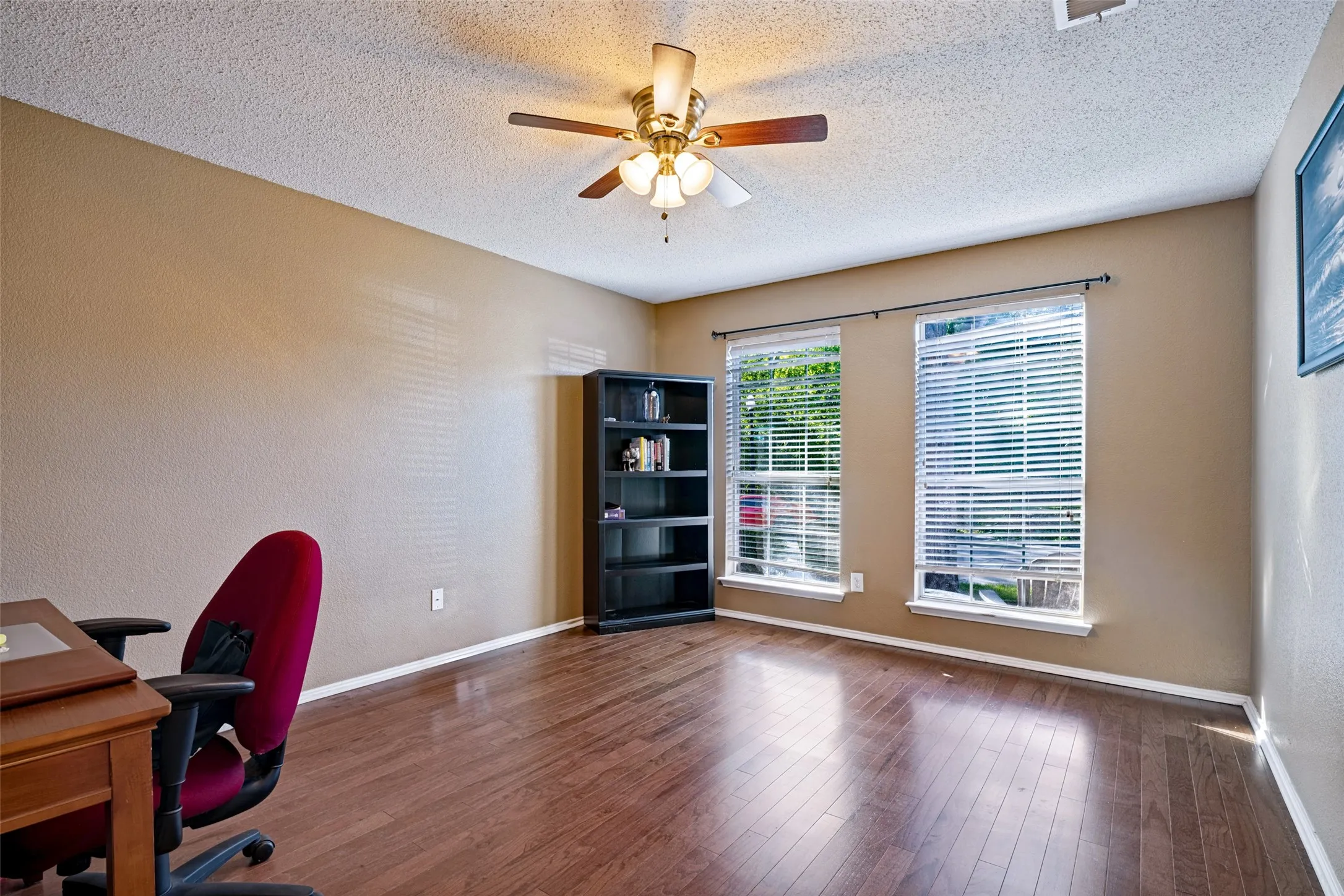 Single Family Residence For Sale in Dallas County , 2428 Becard Drive, Mesquite, Texas 75181, 4 Bedroom, 3 Bathroom, 2 Garage spaces, 3,136 Sqft, built in 2003, mls#21405389, Real Estate Agent in Mesquite, Homes For Sale in Dallas county, Homes For Sale in Mesquite, Realtor in Mesquite Texas, Real Estate Brokerage Independent Realty Texas, Luminita Cordes Realtor