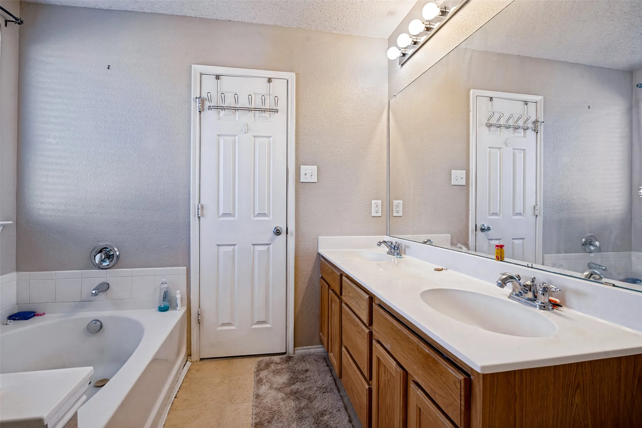 Single Family Residence For Sale in Dallas County , 2428 Becard Drive, Mesquite, Texas 75181, 4 Bedroom, 3 Bathroom, 2 Garage spaces, 3,136 Sqft, built in 2003, mls#21405389, Real Estate Agent in Mesquite, Homes For Sale in Dallas county, Homes For Sale in Mesquite, Realtor in Mesquite Texas, Real Estate Brokerage Independent Realty Texas, Luminita Cordes Realtor