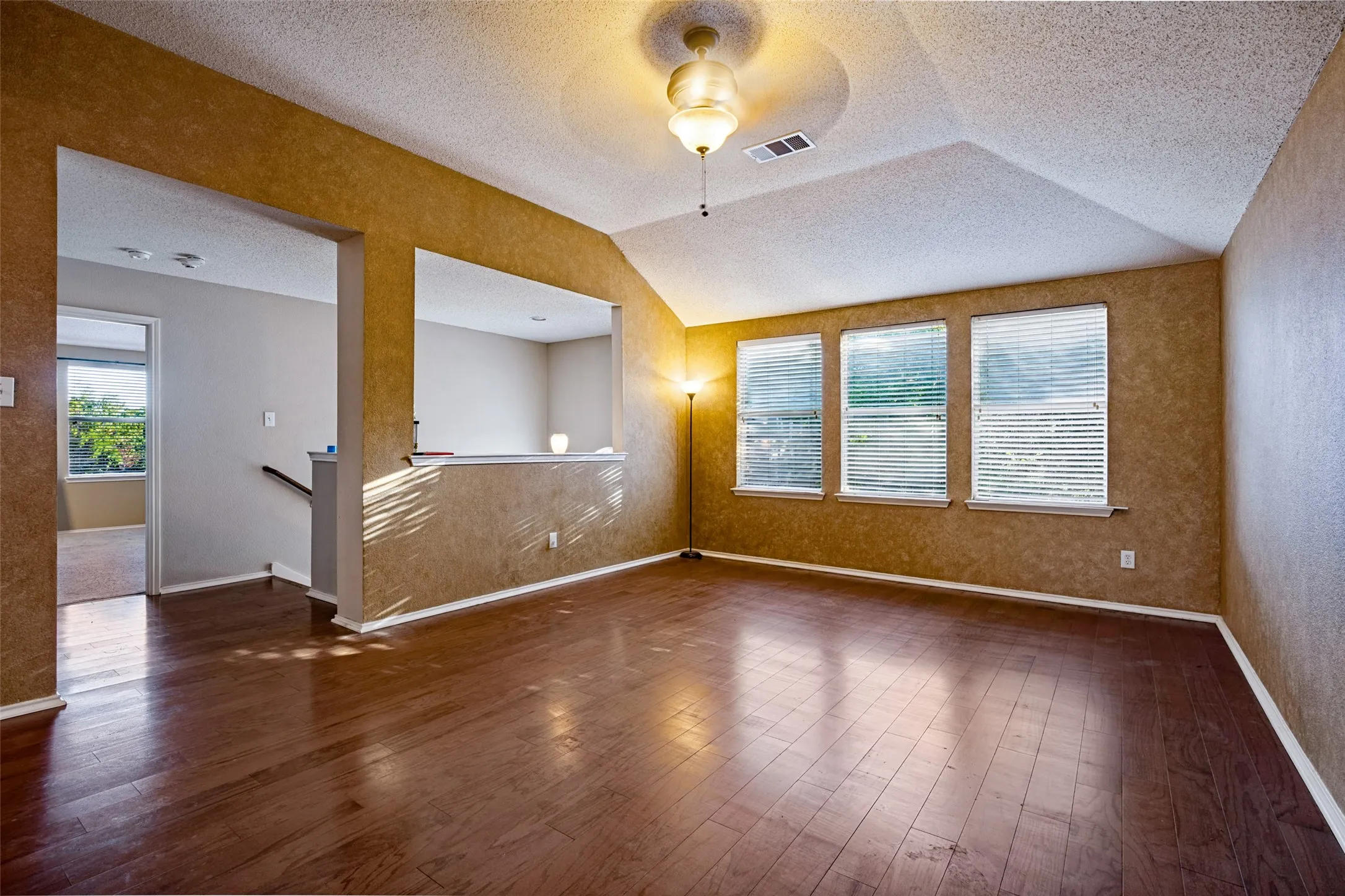 Single Family Residence For Sale in Dallas County , 2428 Becard Drive, Mesquite, Texas 75181, 4 Bedroom, 3 Bathroom, 2 Garage spaces, 3,136 Sqft, built in 2003, mls#21405389, Real Estate Agent in Mesquite, Homes For Sale in Dallas county, Homes For Sale in Mesquite, Realtor in Mesquite Texas, Real Estate Brokerage Independent Realty Texas, Luminita Cordes Realtor