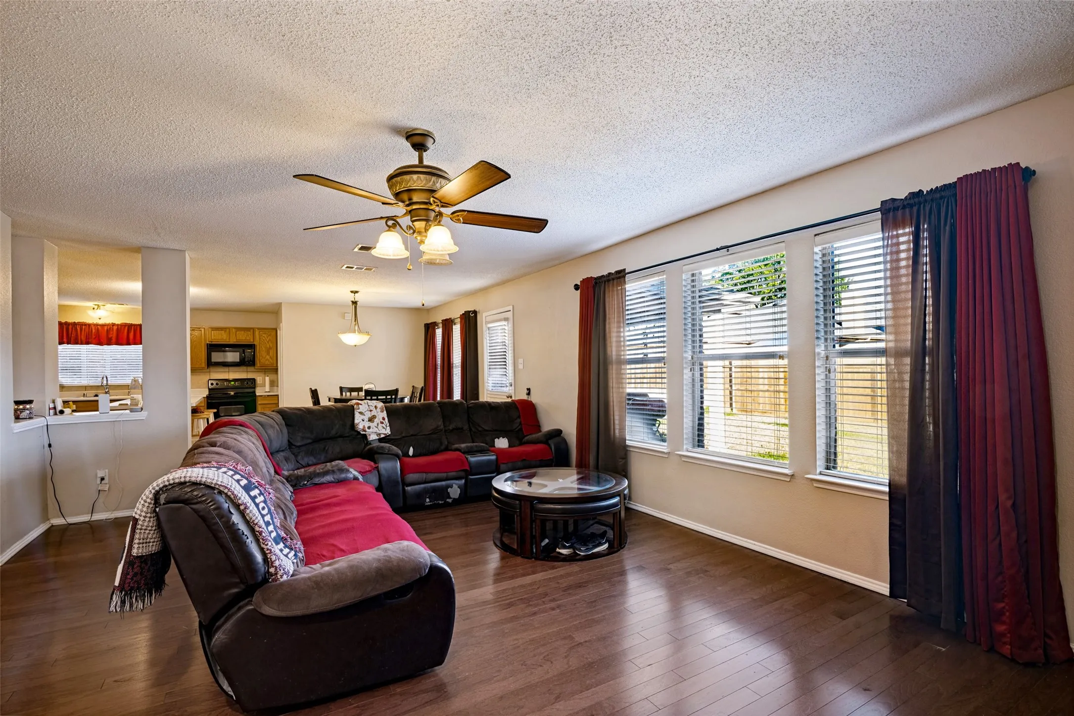 Single Family Residence For Sale in Dallas County , 2428 Becard Drive, Mesquite, Texas 75181, 4 Bedroom, 3 Bathroom, 2 Garage spaces, 3,136 Sqft, built in 2003, mls#21405389, Real Estate Agent in Mesquite, Homes For Sale in Dallas county, Homes For Sale in Mesquite, Realtor in Mesquite Texas, Real Estate Brokerage Independent Realty Texas, Luminita Cordes Realtor