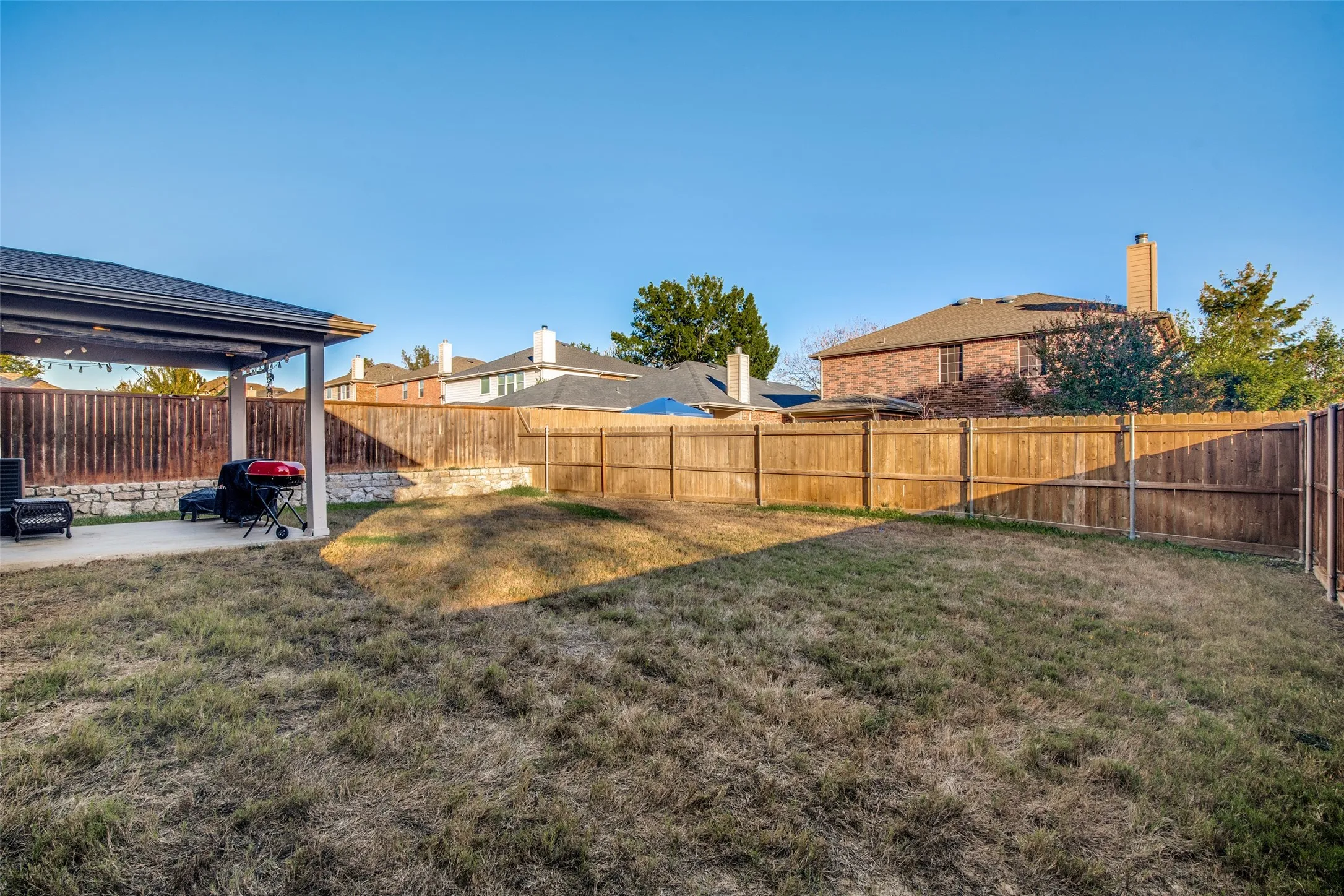 Single Family Residence For Sale in Dallas County , 2428 Becard Drive, Mesquite, Texas 75181, 4 Bedroom, 3 Bathroom, 2 Garage spaces, 3,136 Sqft, built in 2003, mls#21405389, Real Estate Agent in Mesquite, Homes For Sale in Dallas county, Homes For Sale in Mesquite, Realtor in Mesquite Texas, Real Estate Brokerage Independent Realty Texas, Luminita Cordes Realtor