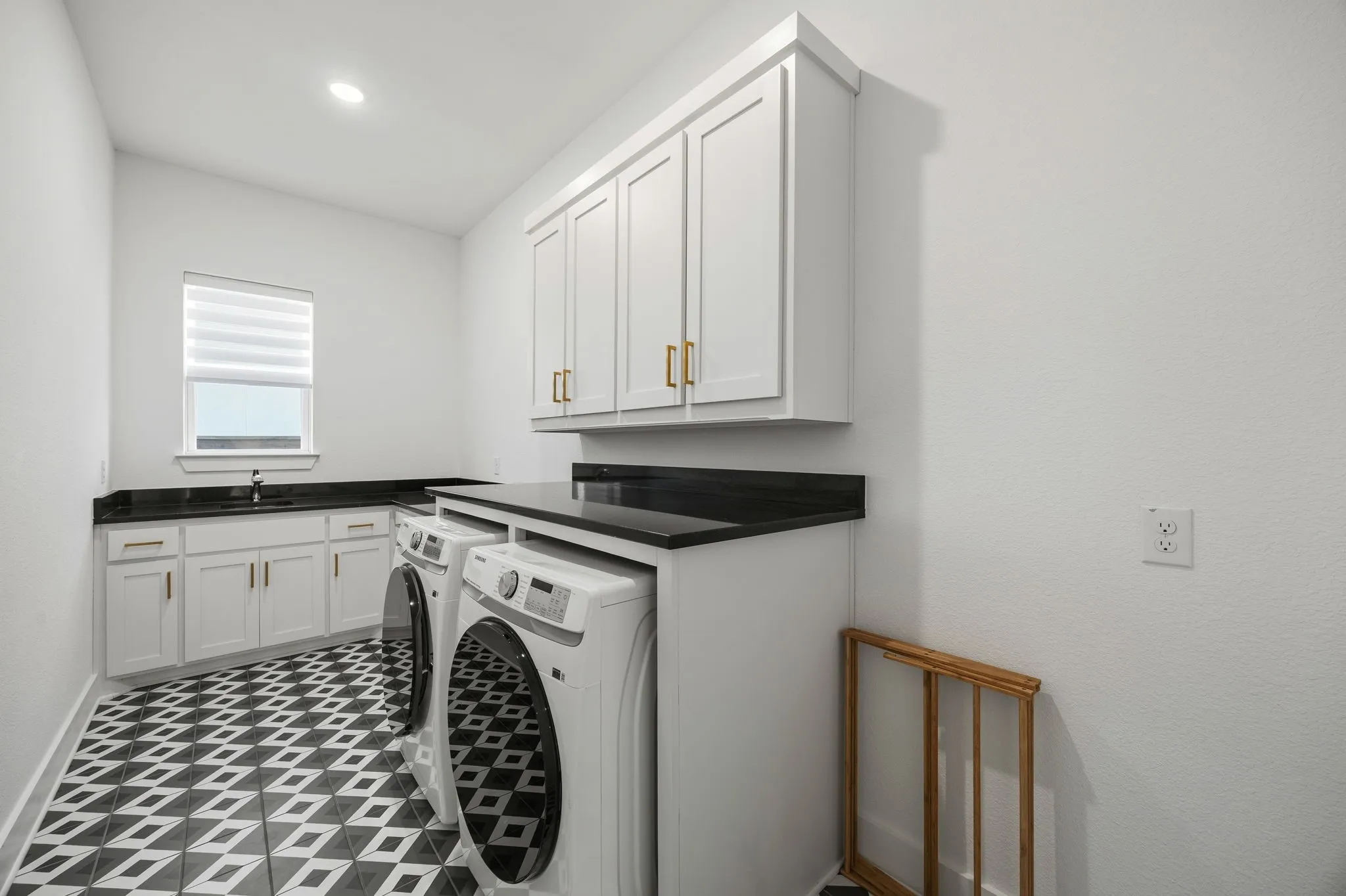 Single Family Residence For Sale in Collin County , 10472 Milkweed Court, Frisco, Texas 75035, 5 Bedroom, 6 Bathroom, 3 Garage spaces, 4,987 Sqft, built in 2024, mls#21405394, Real Estate Agent in Frisco, Homes For Sale in Collin county, Homes For Sale in Frisco, Realtor in Frisco Texas, Real Estate Brokerage Independent Realty Texas, Luminita Cordes Realtor