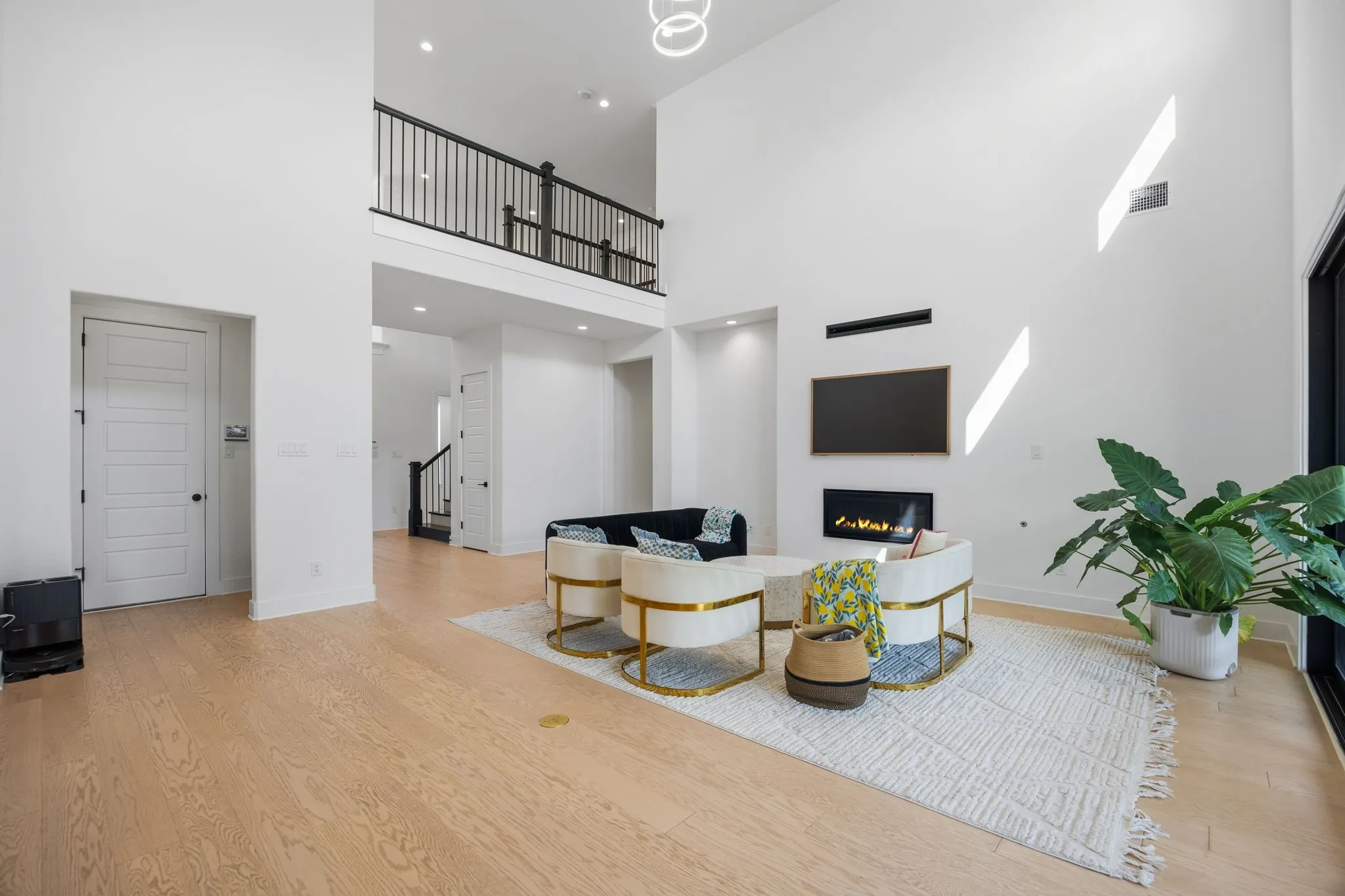 Single Family Residence For Sale in Collin County , 10472 Milkweed Court, Frisco, Texas 75035, 5 Bedroom, 6 Bathroom, 3 Garage spaces, 4,987 Sqft, built in 2024, mls#21405394, Real Estate Agent in Frisco, Homes For Sale in Collin county, Homes For Sale in Frisco, Realtor in Frisco Texas, Real Estate Brokerage Independent Realty Texas, Luminita Cordes Realtor