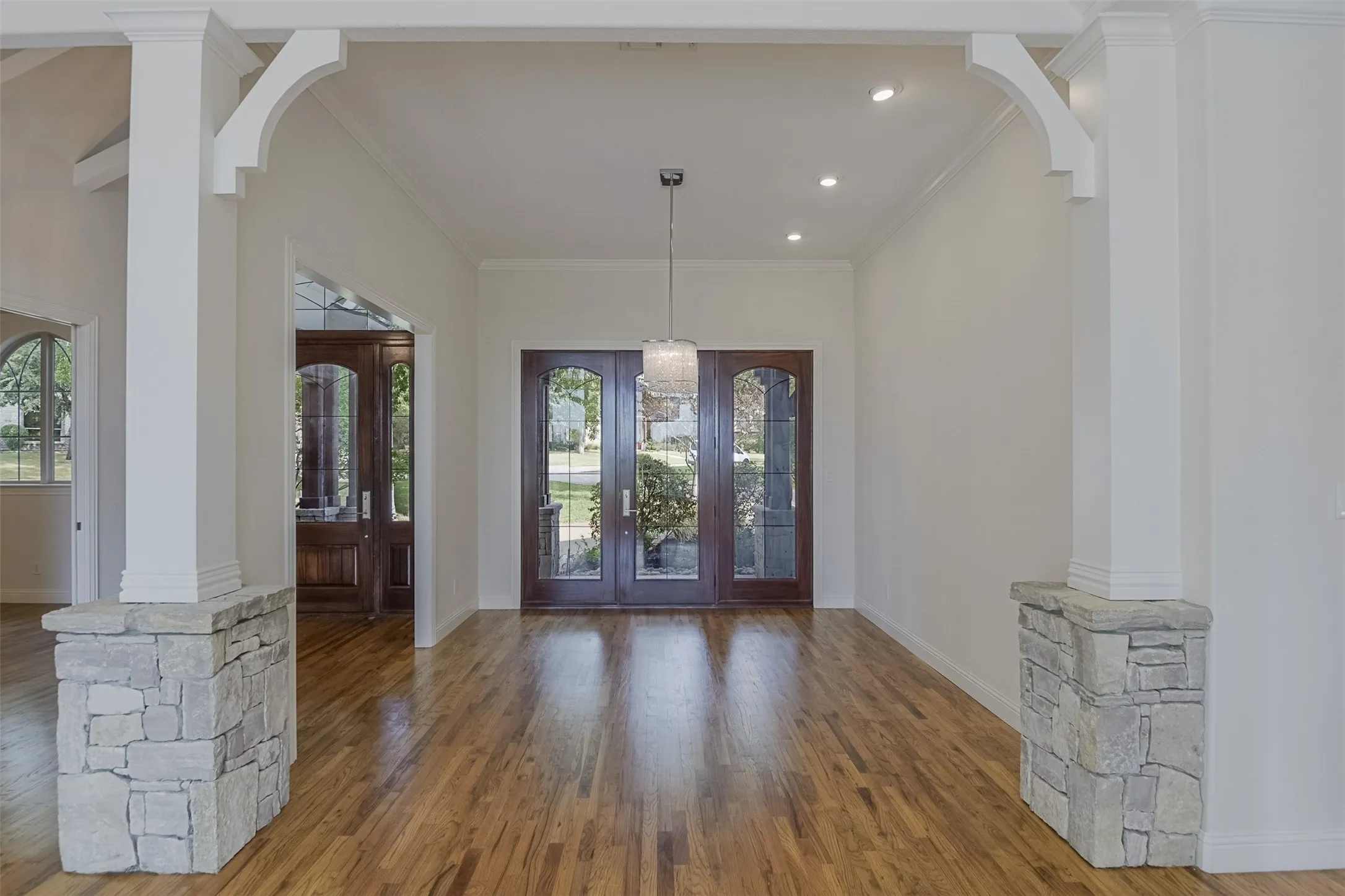 Single Family Residence For Sale in Ellis County , 228 Katy Lake Drive, Waxahachie, Texas 75165, 3 Bedroom, 4 Bathroom, 2 Garage spaces, 3,692 Sqft, built in 2013, mls#21405161, Real Estate Agent in Waxahachie, Homes For Sale in Ellis county, Homes For Sale in Waxahachie, Realtor in Waxahachie Texas, Real Estate Brokerage Independent Realty Texas, Luminita Cordes Realtor