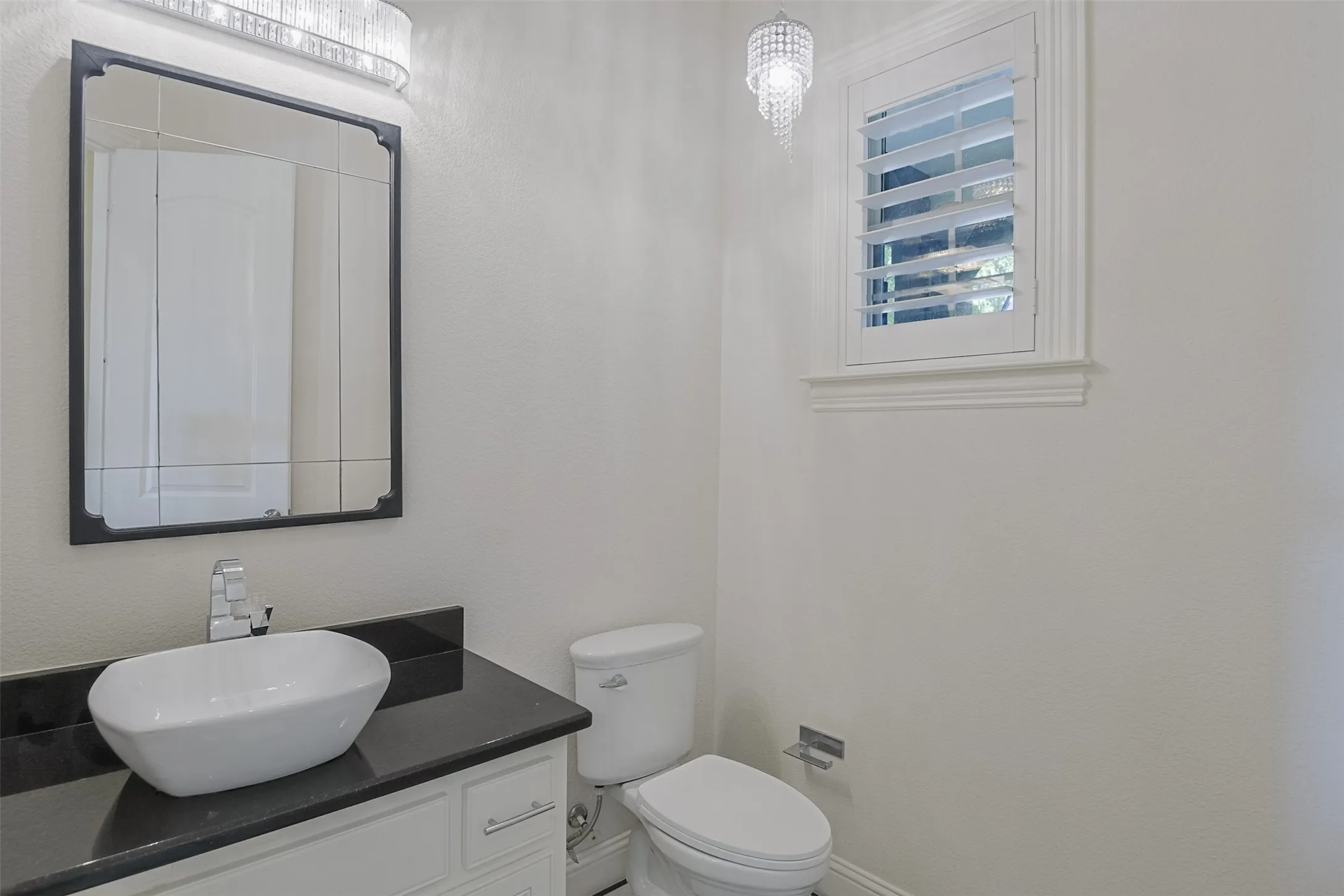 Single Family Residence For Sale in Ellis County , 228 Katy Lake Drive, Waxahachie, Texas 75165, 3 Bedroom, 4 Bathroom, 2 Garage spaces, 3,692 Sqft, built in 2013, mls#21405161, Real Estate Agent in Waxahachie, Homes For Sale in Ellis county, Homes For Sale in Waxahachie, Realtor in Waxahachie Texas, Real Estate Brokerage Independent Realty Texas, Luminita Cordes Realtor