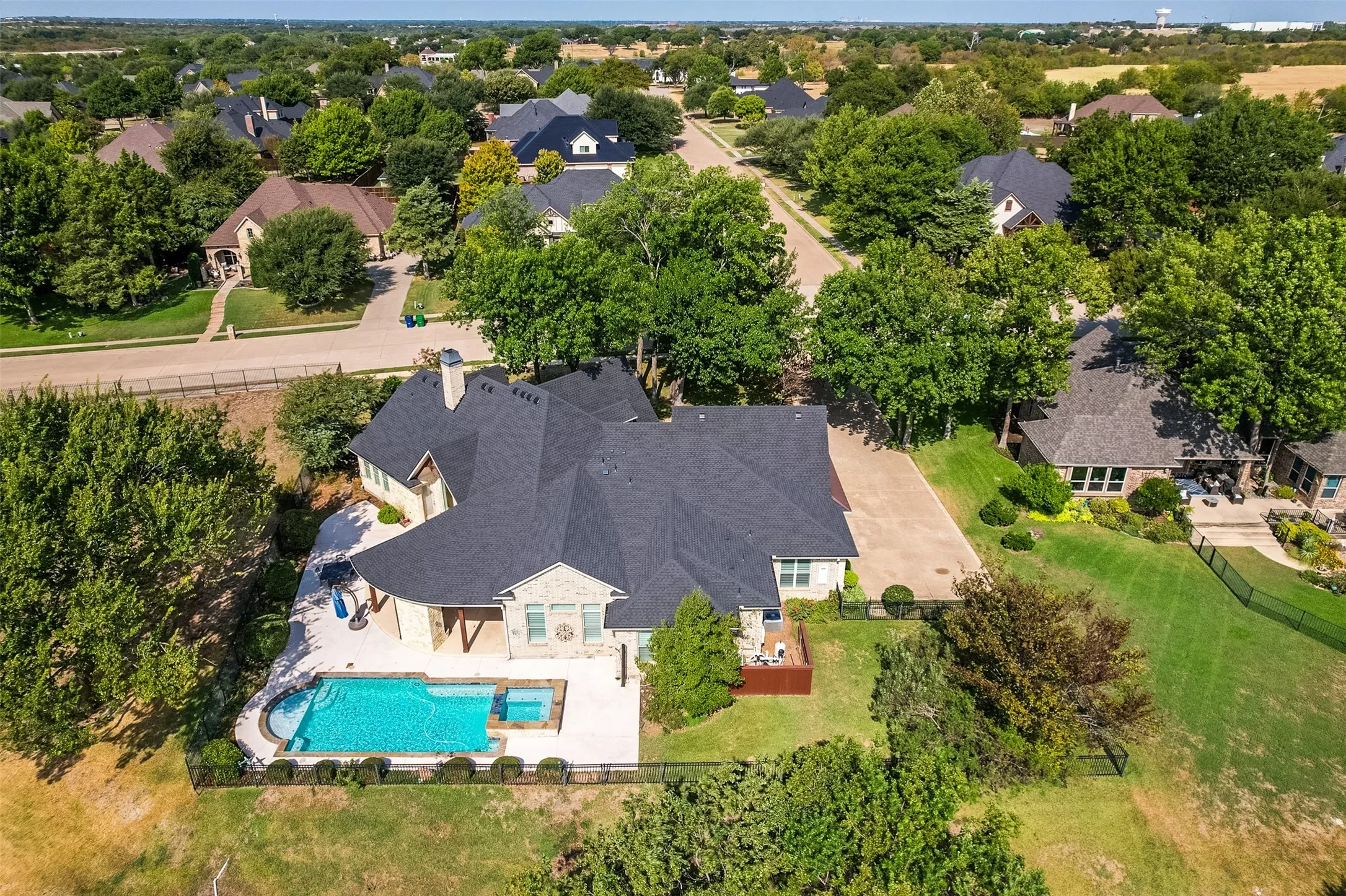 Single Family Residence For Sale in Ellis County , 228 Katy Lake Drive, Waxahachie, Texas 75165, 3 Bedroom, 4 Bathroom, 2 Garage spaces, 3,692 Sqft, built in 2013, mls#21405161, Real Estate Agent in Waxahachie, Homes For Sale in Ellis county, Homes For Sale in Waxahachie, Realtor in Waxahachie Texas, Real Estate Brokerage Independent Realty Texas, Luminita Cordes Realtor