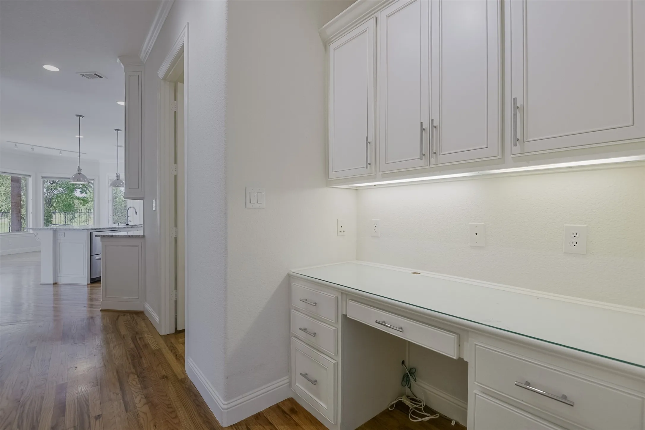 Single Family Residence For Sale in Ellis County , 228 Katy Lake Drive, Waxahachie, Texas 75165, 3 Bedroom, 4 Bathroom, 2 Garage spaces, 3,692 Sqft, built in 2013, mls#21405161, Real Estate Agent in Waxahachie, Homes For Sale in Ellis county, Homes For Sale in Waxahachie, Realtor in Waxahachie Texas, Real Estate Brokerage Independent Realty Texas, Luminita Cordes Realtor