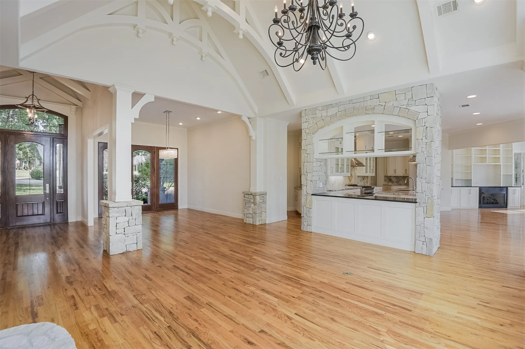 Single Family Residence For Sale in Ellis County , 228 Katy Lake Drive, Waxahachie, Texas 75165, 3 Bedroom, 4 Bathroom, 2 Garage spaces, 3,692 Sqft, built in 2013, mls#21405161, Real Estate Agent in Waxahachie, Homes For Sale in Ellis county, Homes For Sale in Waxahachie, Realtor in Waxahachie Texas, Real Estate Brokerage Independent Realty Texas, Luminita Cordes Realtor