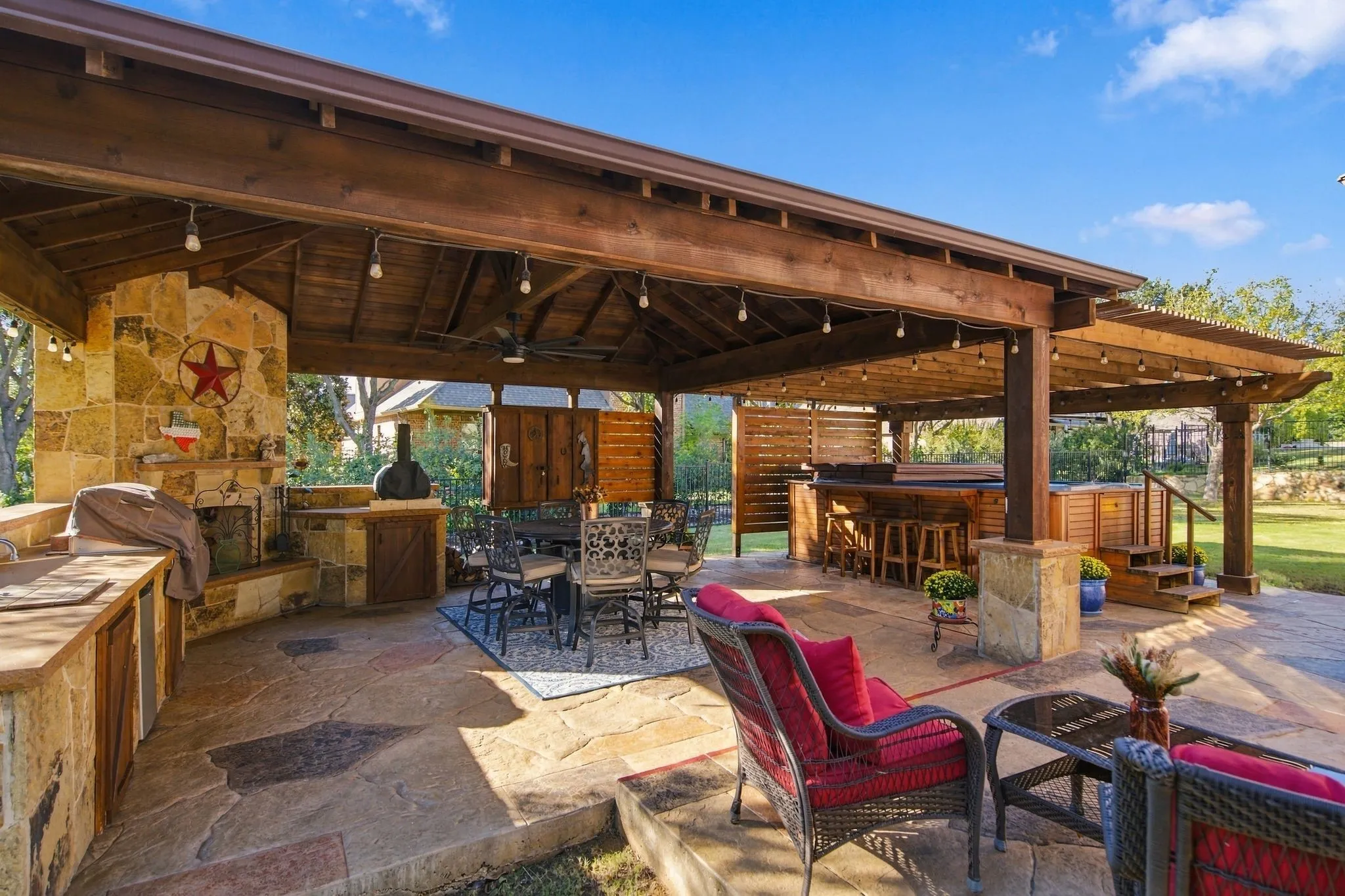 Single Family Residence For Sale in Denton County , 3001 Autumn Sage Trail, Flower Mound, Texas 75022, 5 Bedroom, 4 Bathroom, 3 Garage spaces, 3,895 Sqft, built in 2004, mls#21404872, Real Estate Agent in Flower Mound, Homes For Sale in Denton county, Homes For Sale in Flower Mound, Realtor in Flower Mound Texas, Real Estate Brokerage Independent Realty Texas, Luminita Cordes Realtor