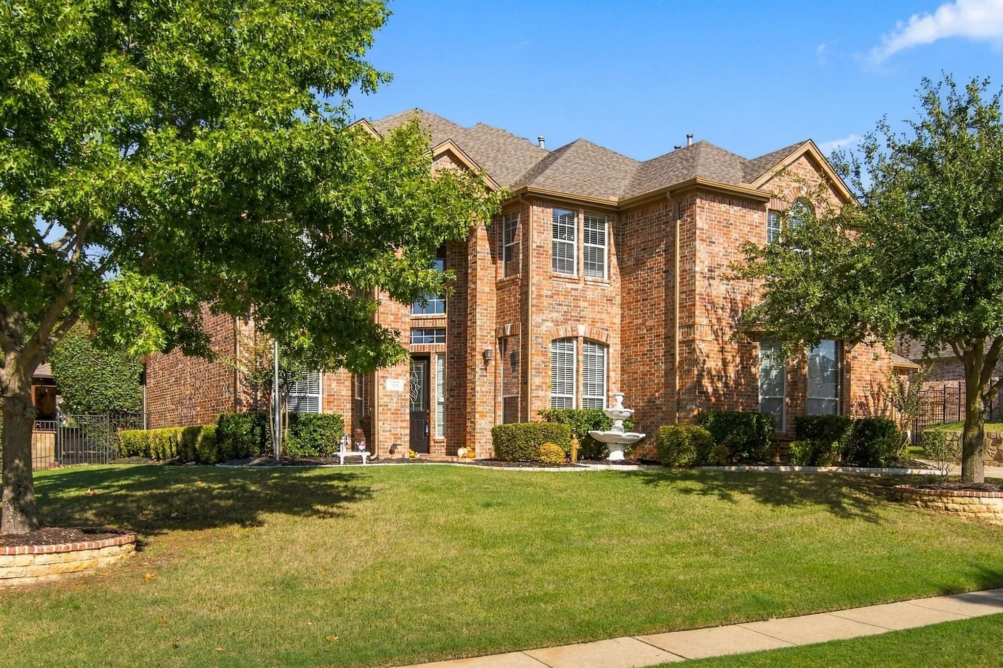 Single Family Residence For Sale in Denton County , 3001 Autumn Sage Trail, Flower Mound, Texas 75022, 5 Bedroom, 4 Bathroom, 3 Garage spaces, 3,895 Sqft, built in 2004, mls#21404872, Real Estate Agent in Flower Mound, Homes For Sale in Denton county, Homes For Sale in Flower Mound, Realtor in Flower Mound Texas, Real Estate Brokerage Independent Realty Texas, Luminita Cordes Realtor