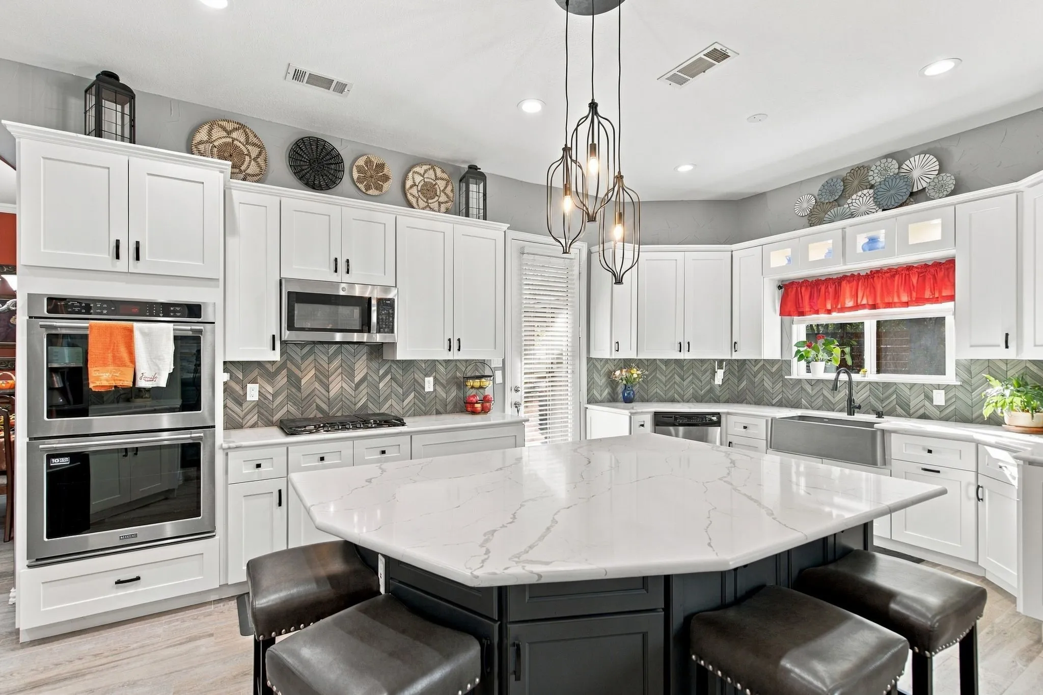 Single Family Residence For Sale in Denton County , 3001 Autumn Sage Trail, Flower Mound, Texas 75022, 5 Bedroom, 4 Bathroom, 3 Garage spaces, 3,895 Sqft, built in 2004, mls#21404872, Real Estate Agent in Flower Mound, Homes For Sale in Denton county, Homes For Sale in Flower Mound, Realtor in Flower Mound Texas, Real Estate Brokerage Independent Realty Texas, Luminita Cordes Realtor